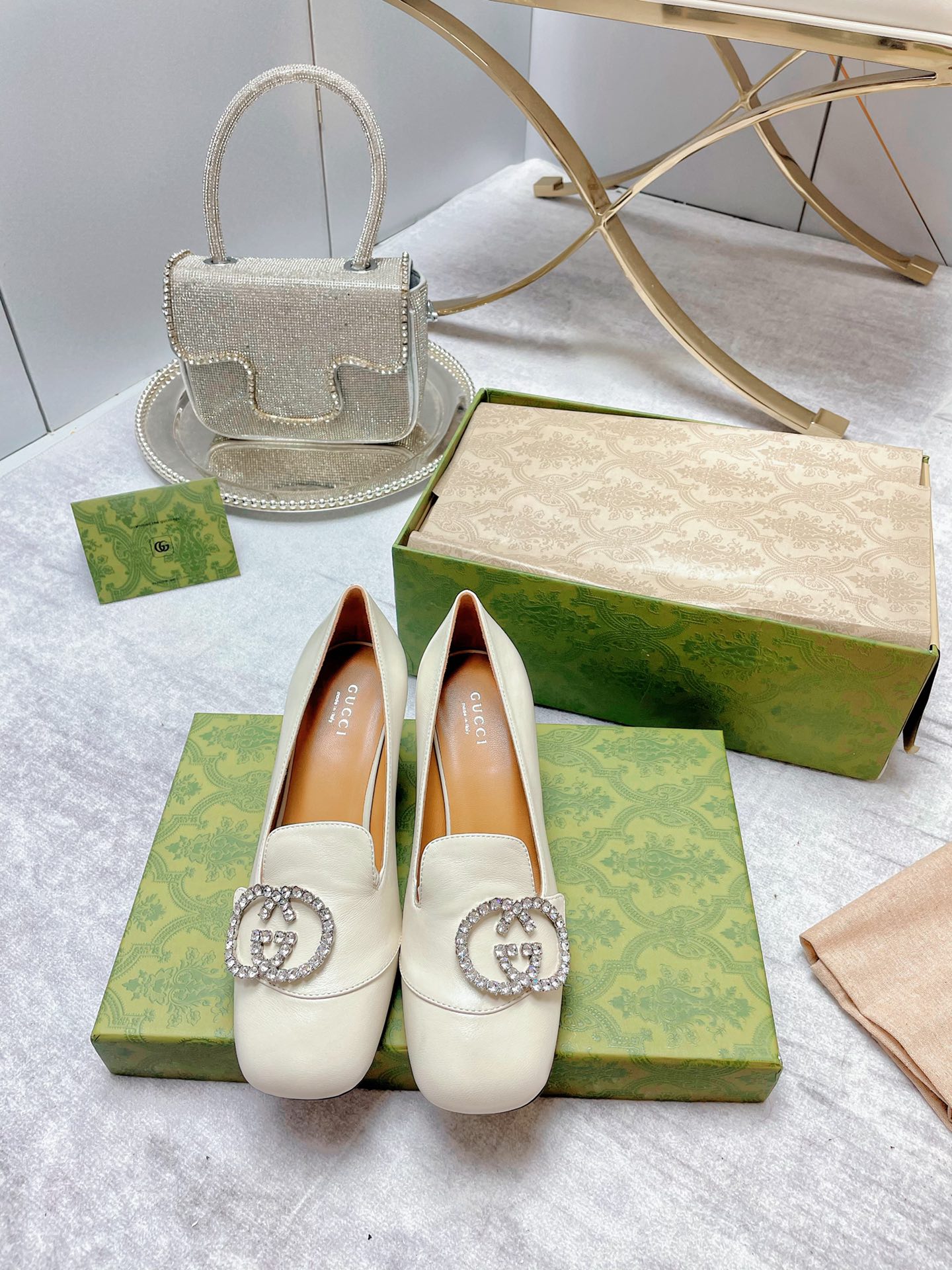 (1:1 replica) Gucci Women s Mid-Heel Pump With GG Logo White For Women GG