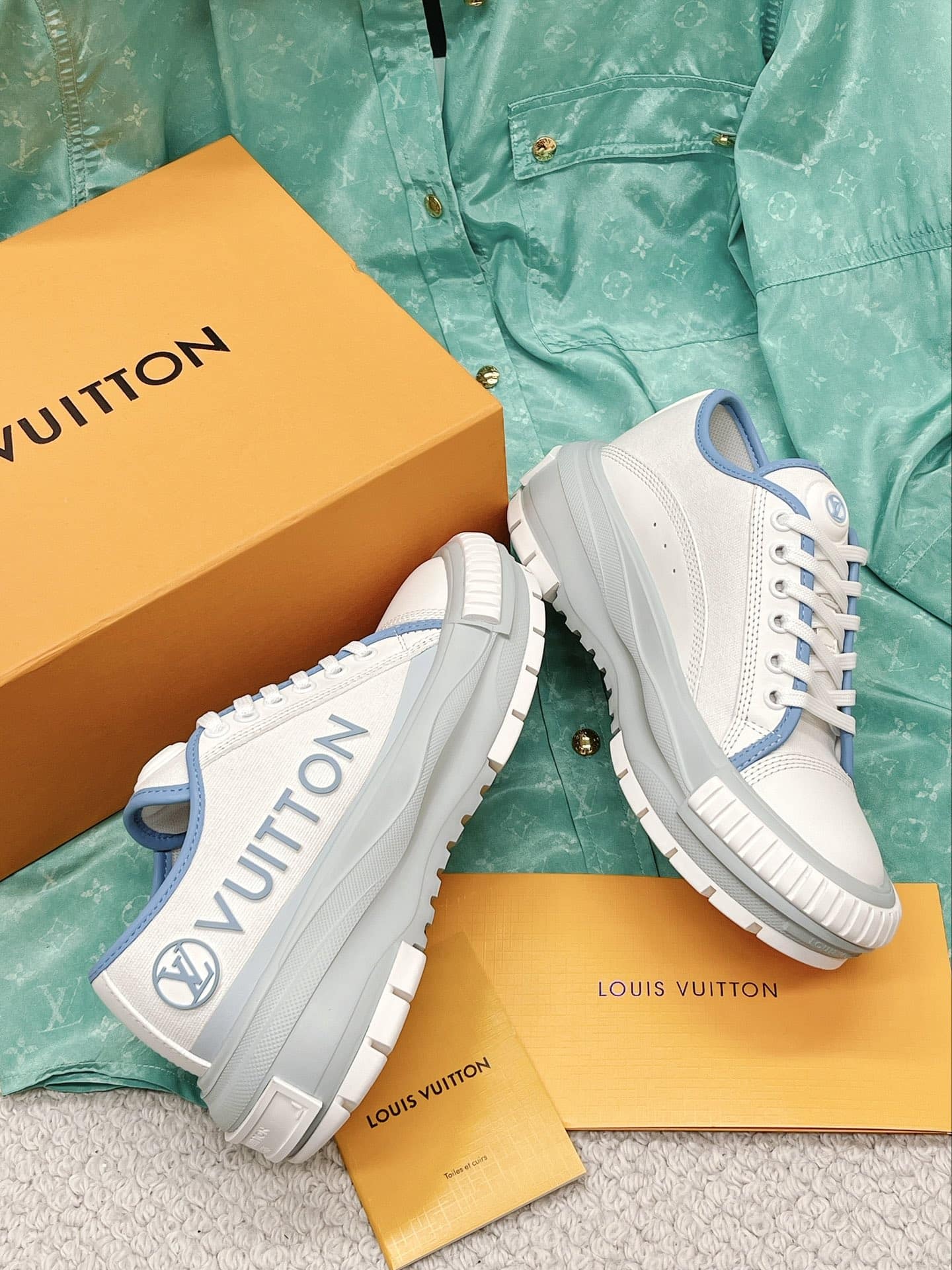 (1:1 replica) Louis Vuitton Women s LV Squad Sneaker Blue For Women LV