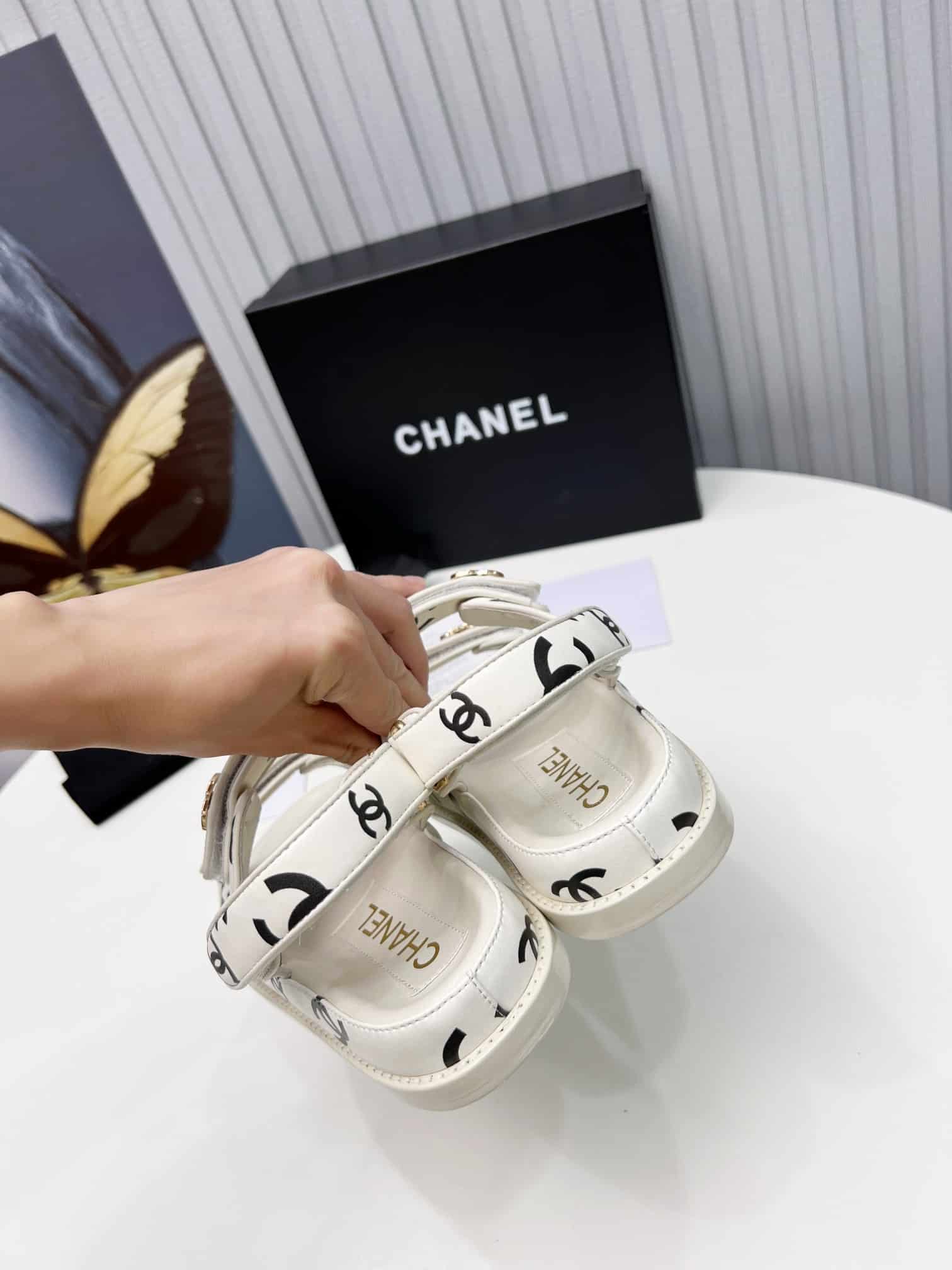 (1:1 replica) Chanel Women s Sandals White For Women