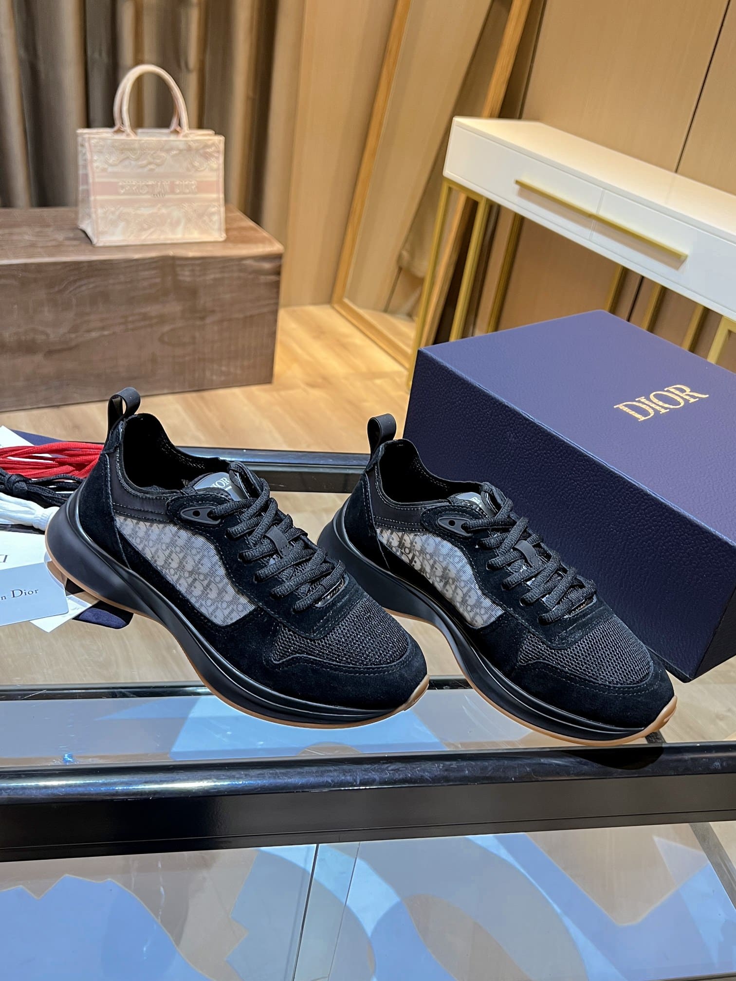 (1:1 replica) Christian Dior Women s B25 Runner Sneaker Black For Women CD
