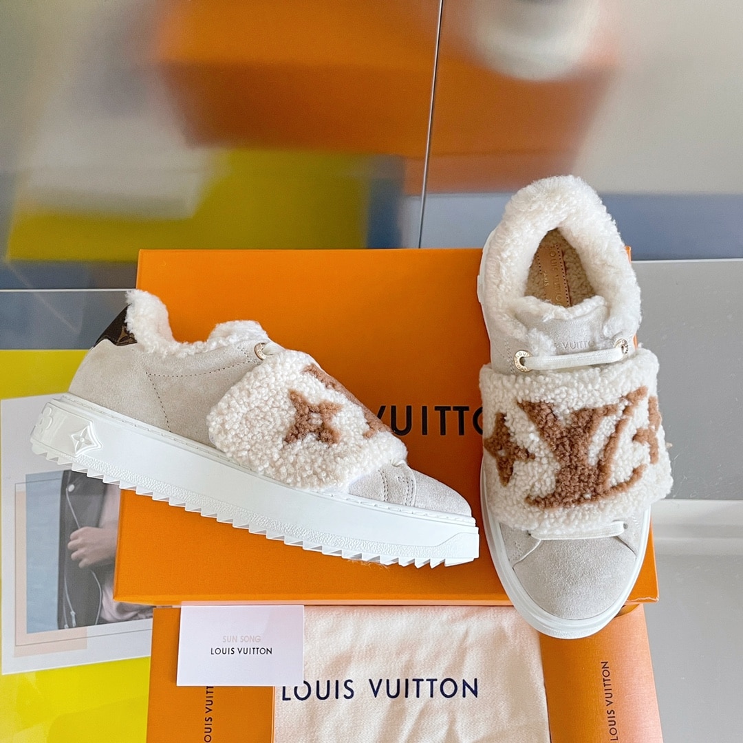 (1:1 replica) Louis Vuitton Women s Time Out Sneaker Nude For Women LV 1AADU0