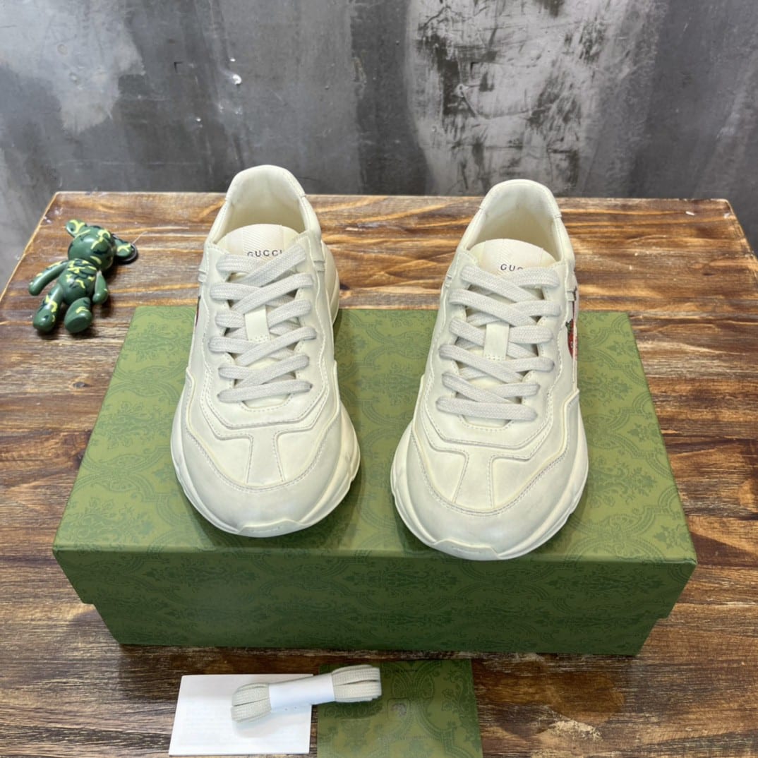 (1:1 replica) Gucci Women s Rhyton Sneaker With Strawberry Print Ivory White For Women 703814 DRW00 9522