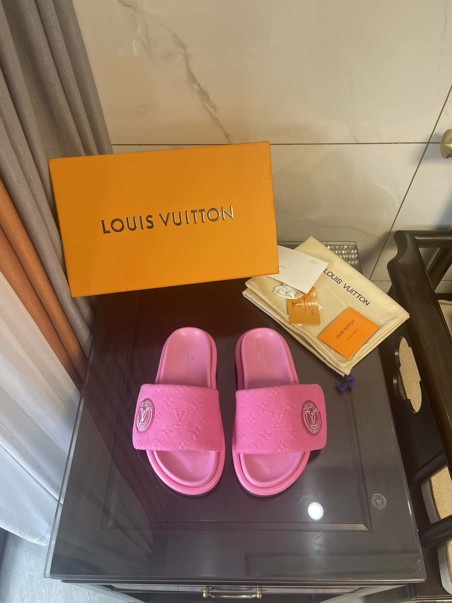 (1:1 replica) Louis Vuitton Women s Pool Pillow Comfort Mule Pink For Women LV