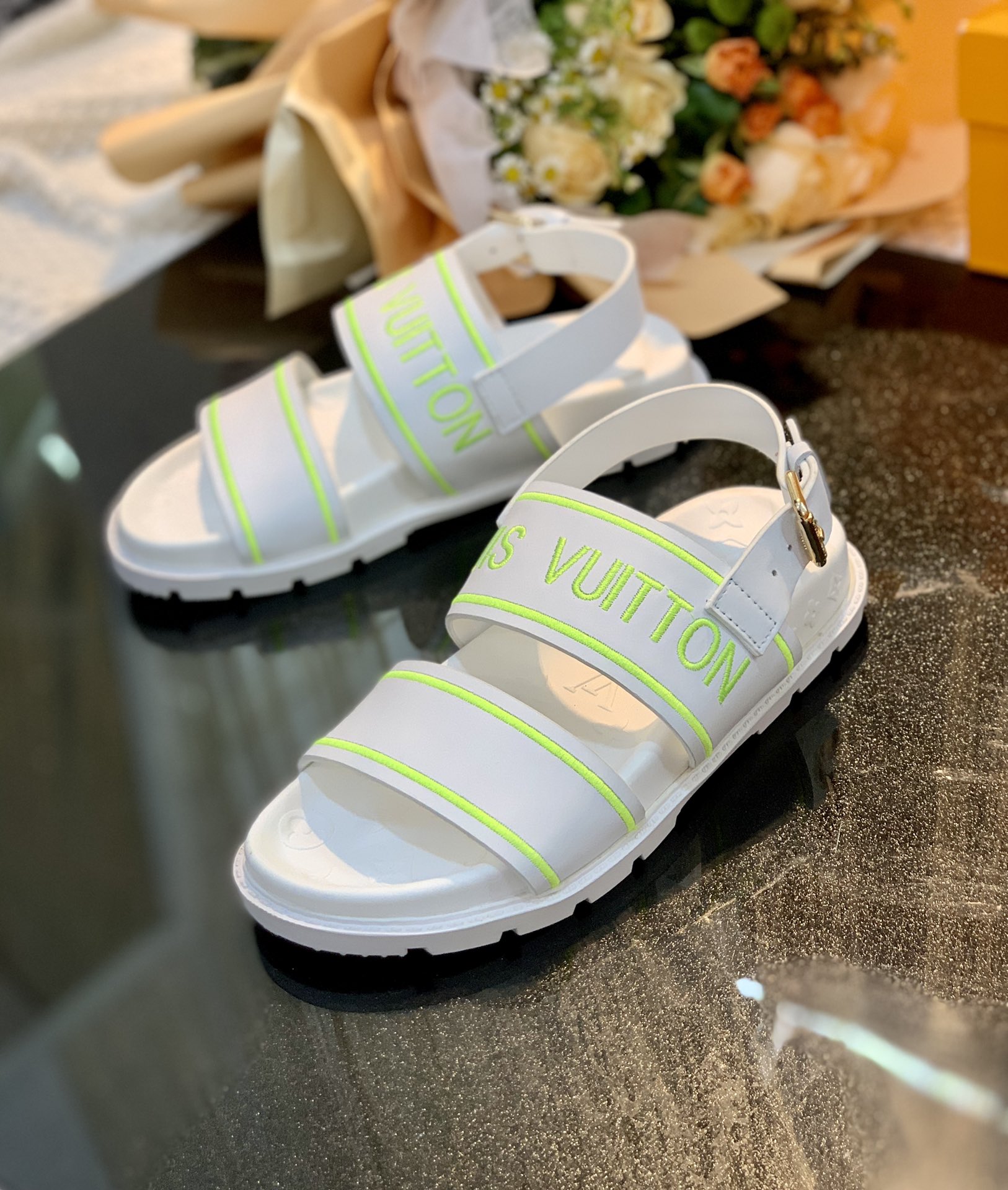 (1:1 replica) Louis Vuitton Women s Paseo flat Comfort Sandal White And Neon For Women LV