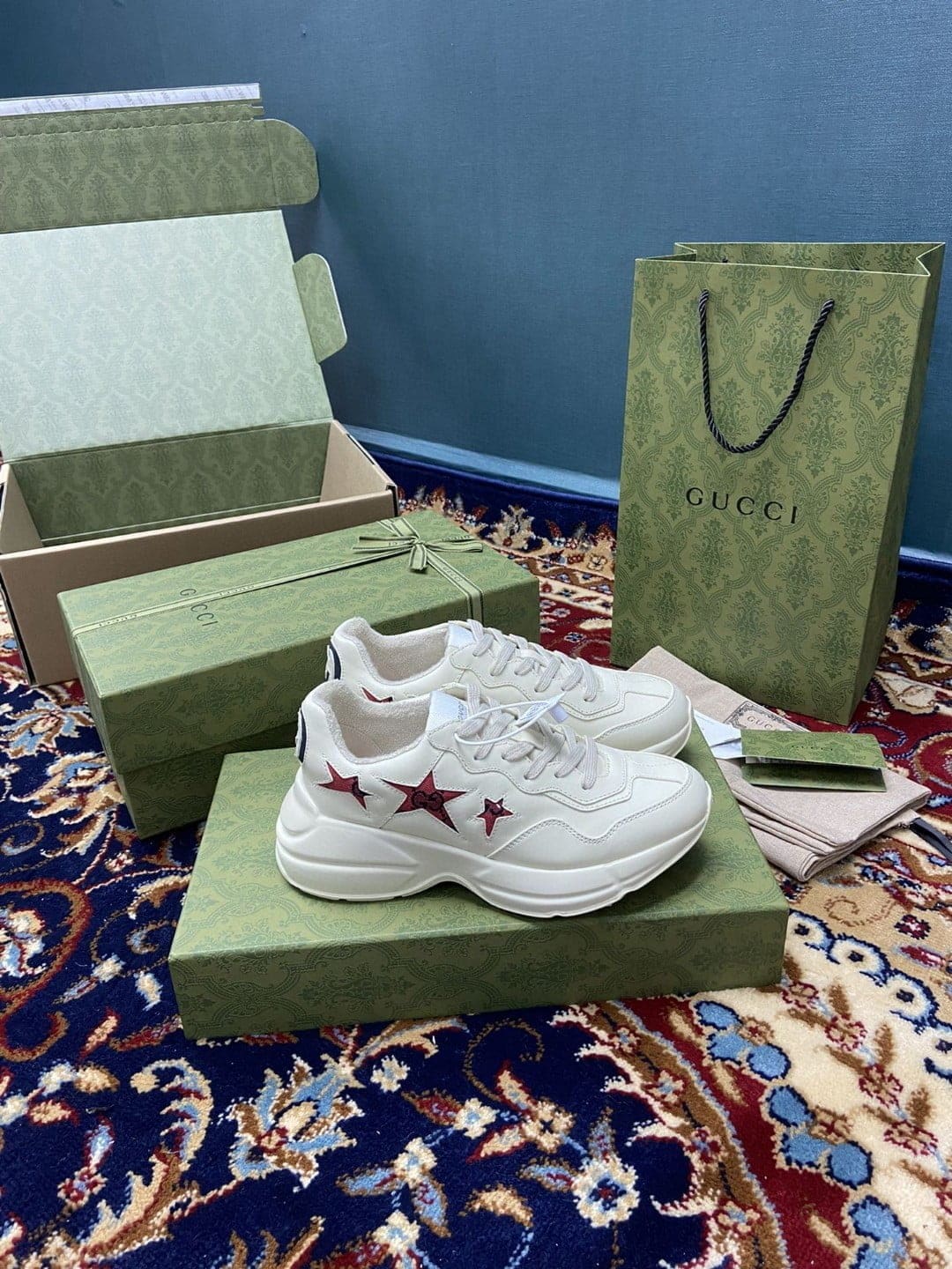 (1:1 replica) Gucci Rhyton Sneaker With Red Stars White Ivory For Women 664961 2SHC0 9560