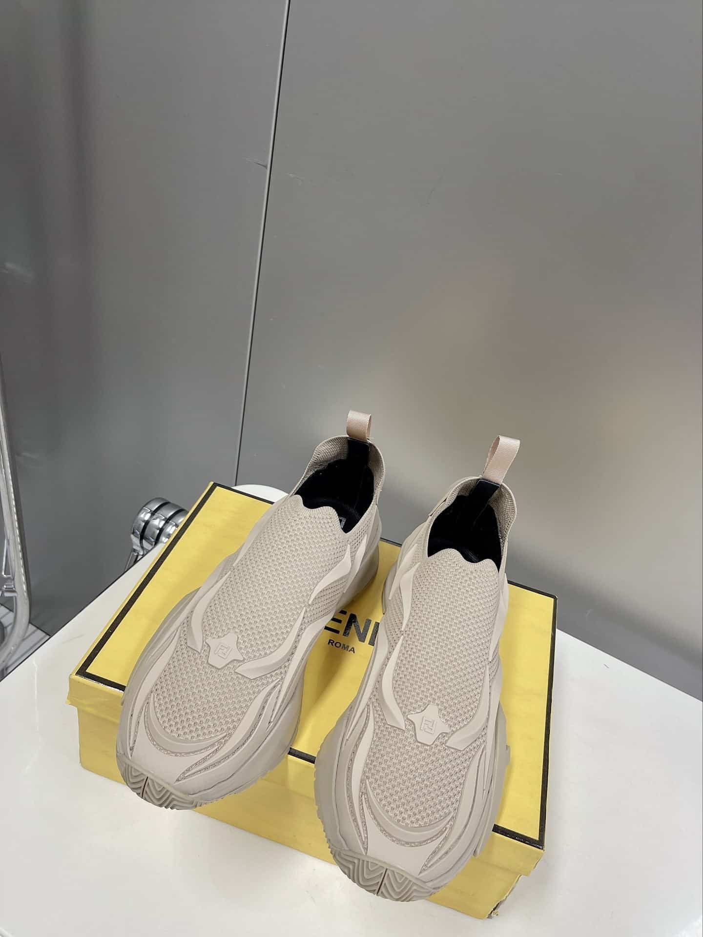 (1:1 replica) Fendi Low Trainers Sneakers Beige For Women