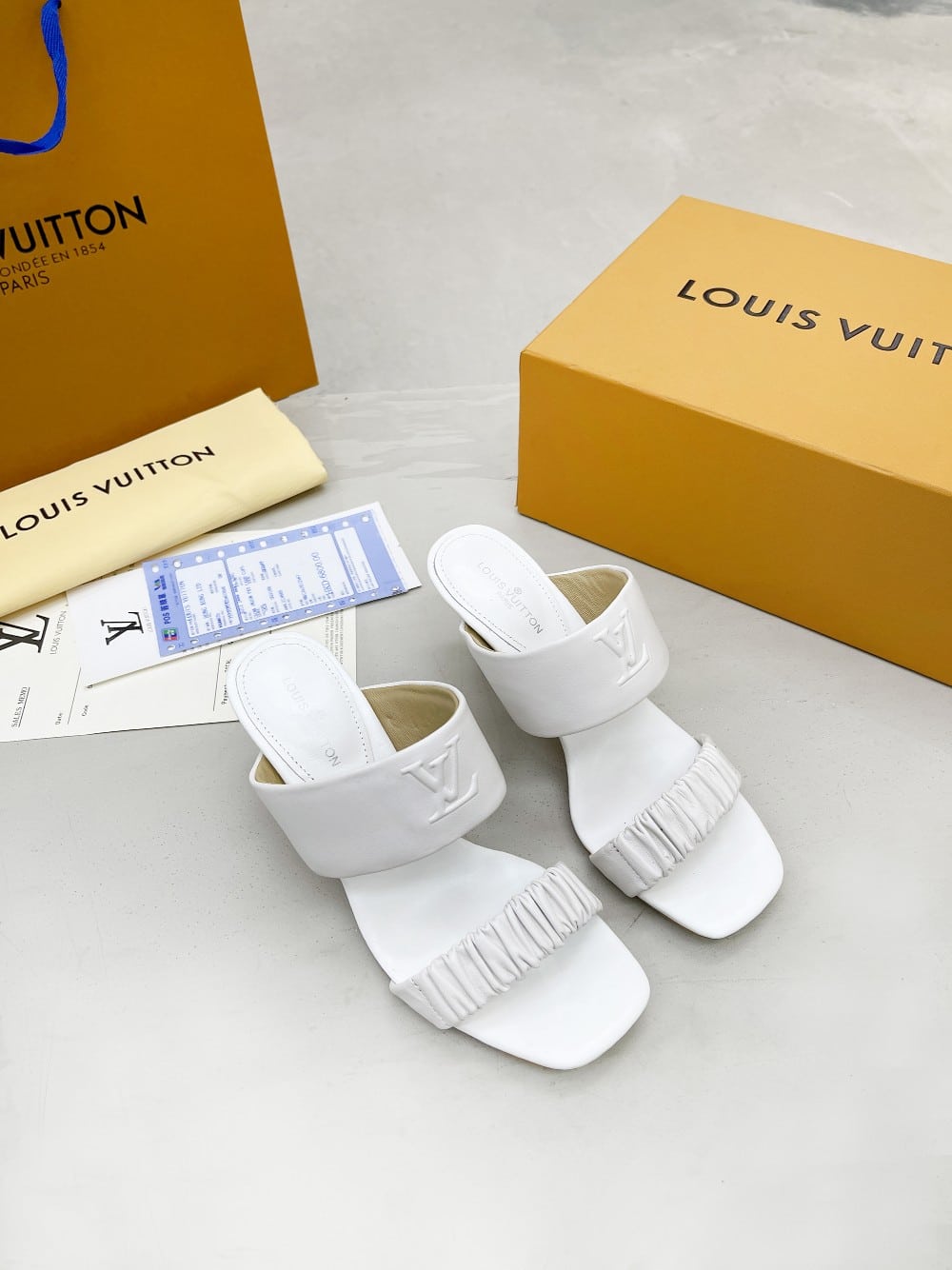 (1:1 replica) Louis Vuitton Women s Drapy Mule White For Women LV