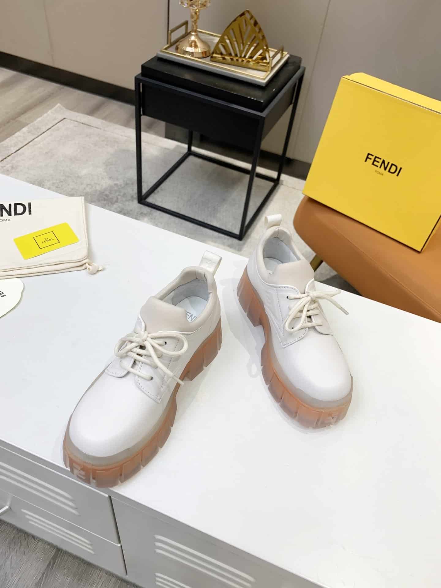 (1:1 replica) Fendi Force White For Women FF
