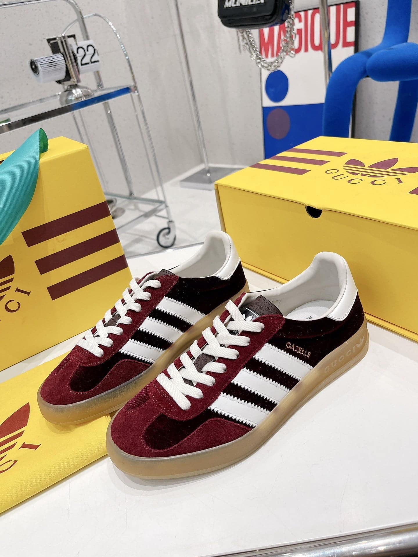 (1:1 replica) Gucci x Adidas Women s Gazelle Sneaker Black For Women GG
