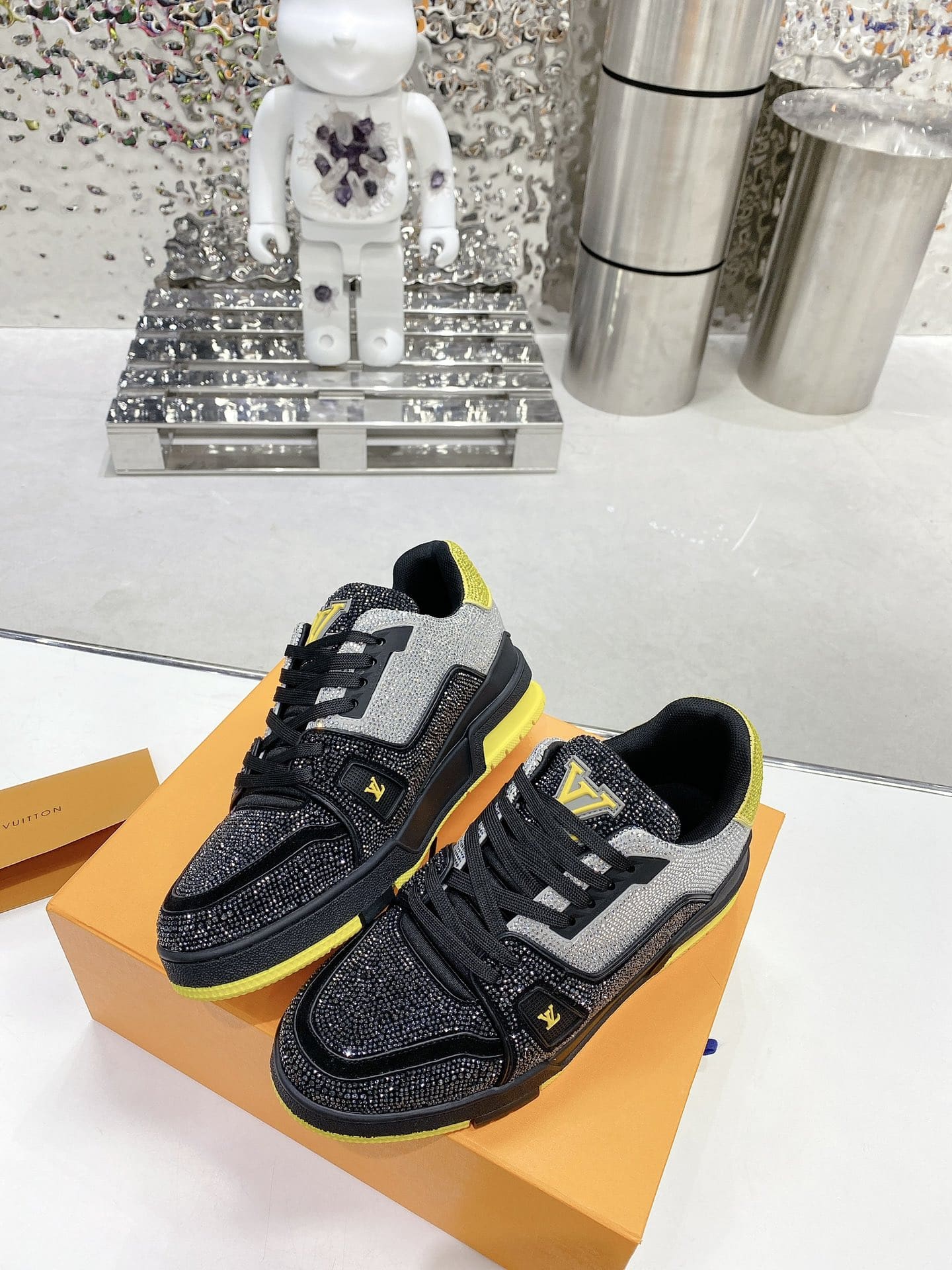 (1:1 replica) Louis Vuitton Women s LV Trainers Black And Yellow For Women LV