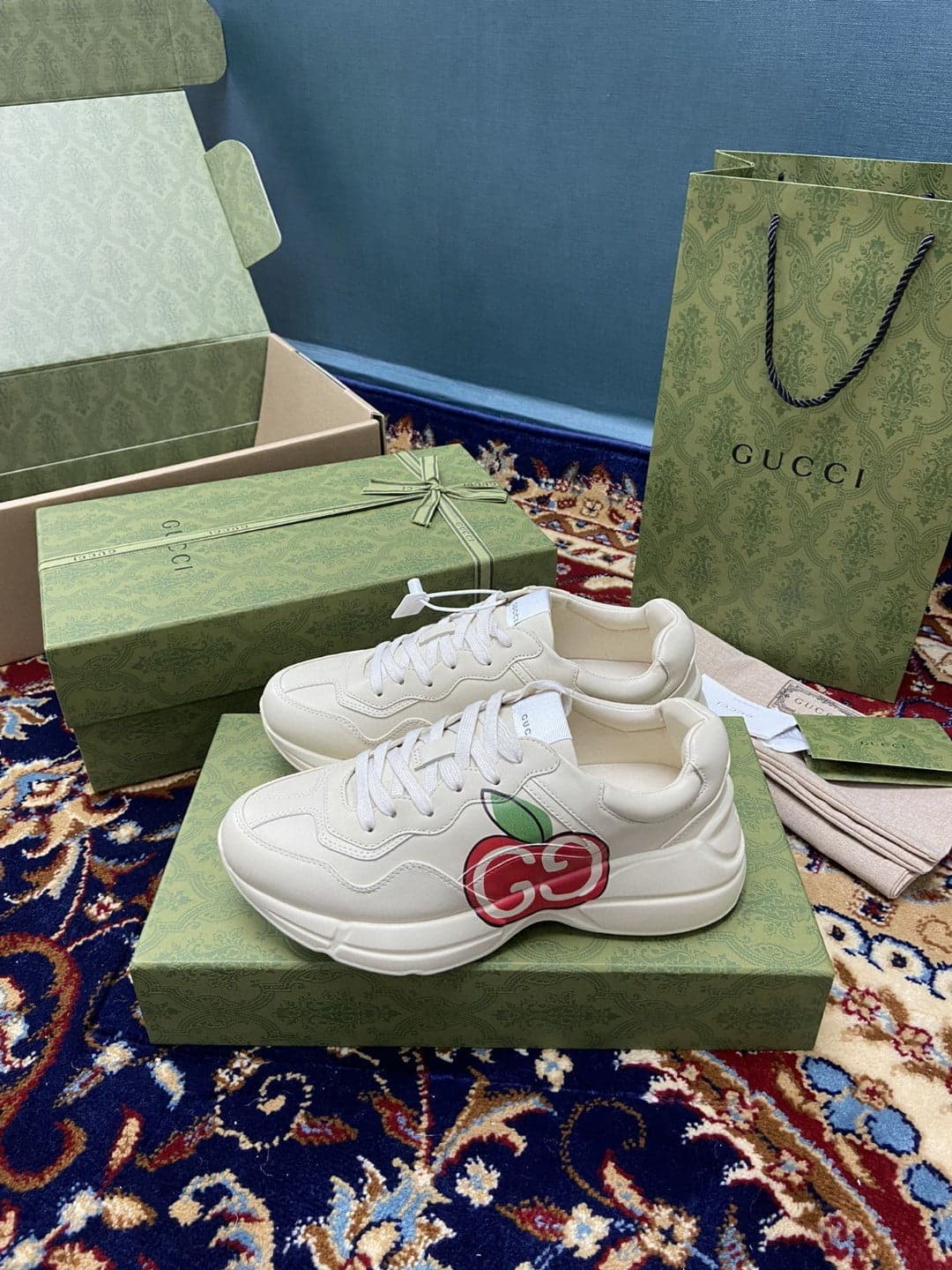 (1:1 replica) Gucci Women s Rhyton Sneaker With GG Apple White Ivory For Women 609343 DRW00 9522