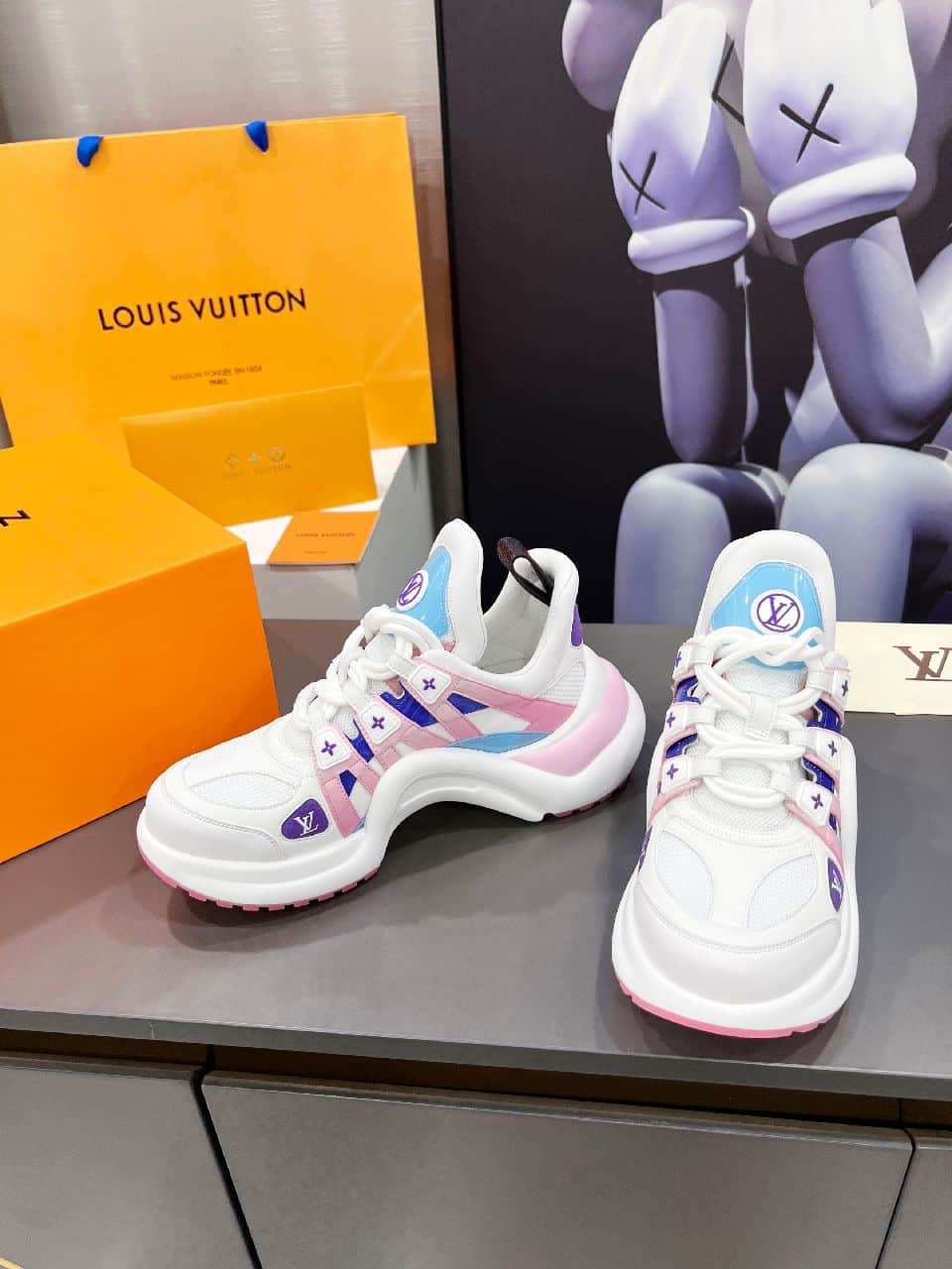 (1:1 replica) Louis Vuitton Women s LV Archlight Sneaker Pink And Blue For Women LV