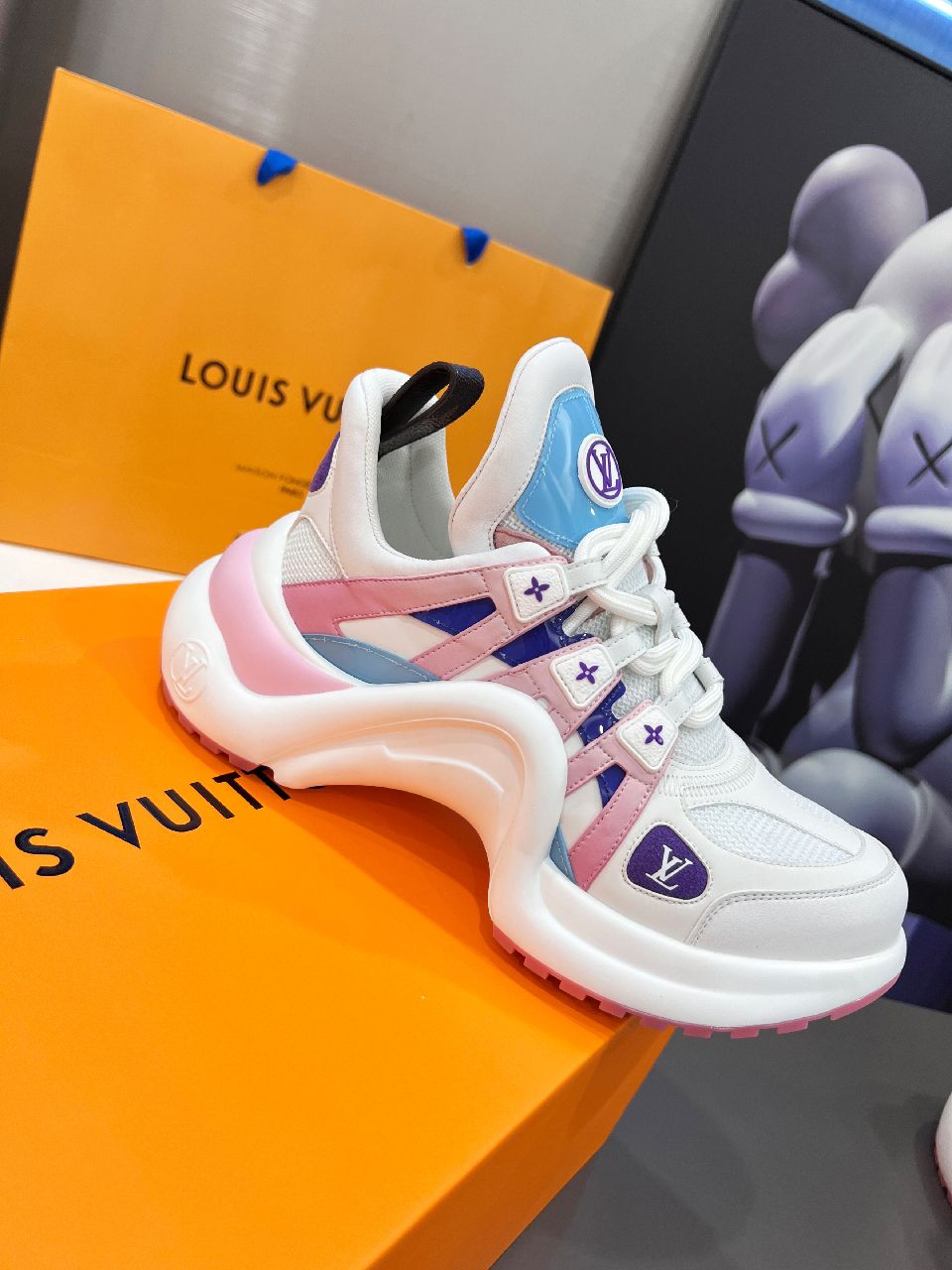 (1:1 replica) Louis Vuitton Women s LV Archlight Sneaker Pink And Blue For Women LV