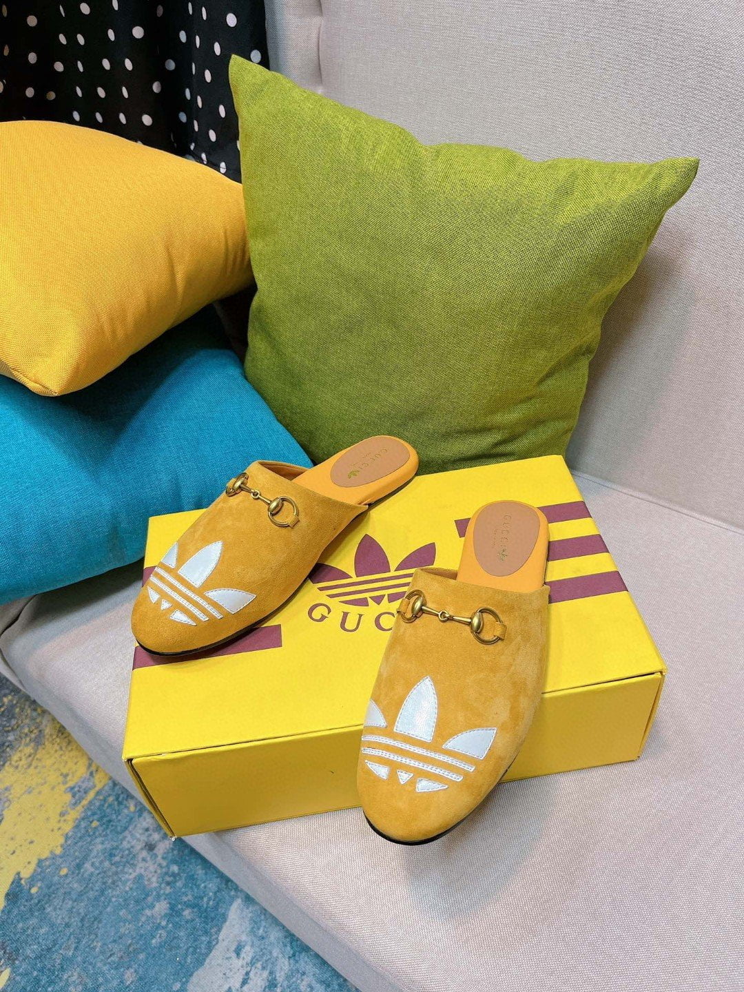 (1:1 replica) Gucci x Adidas Women s GG Trefoil Slipper Yellow For Women GG 702211 DE8X0 7660
