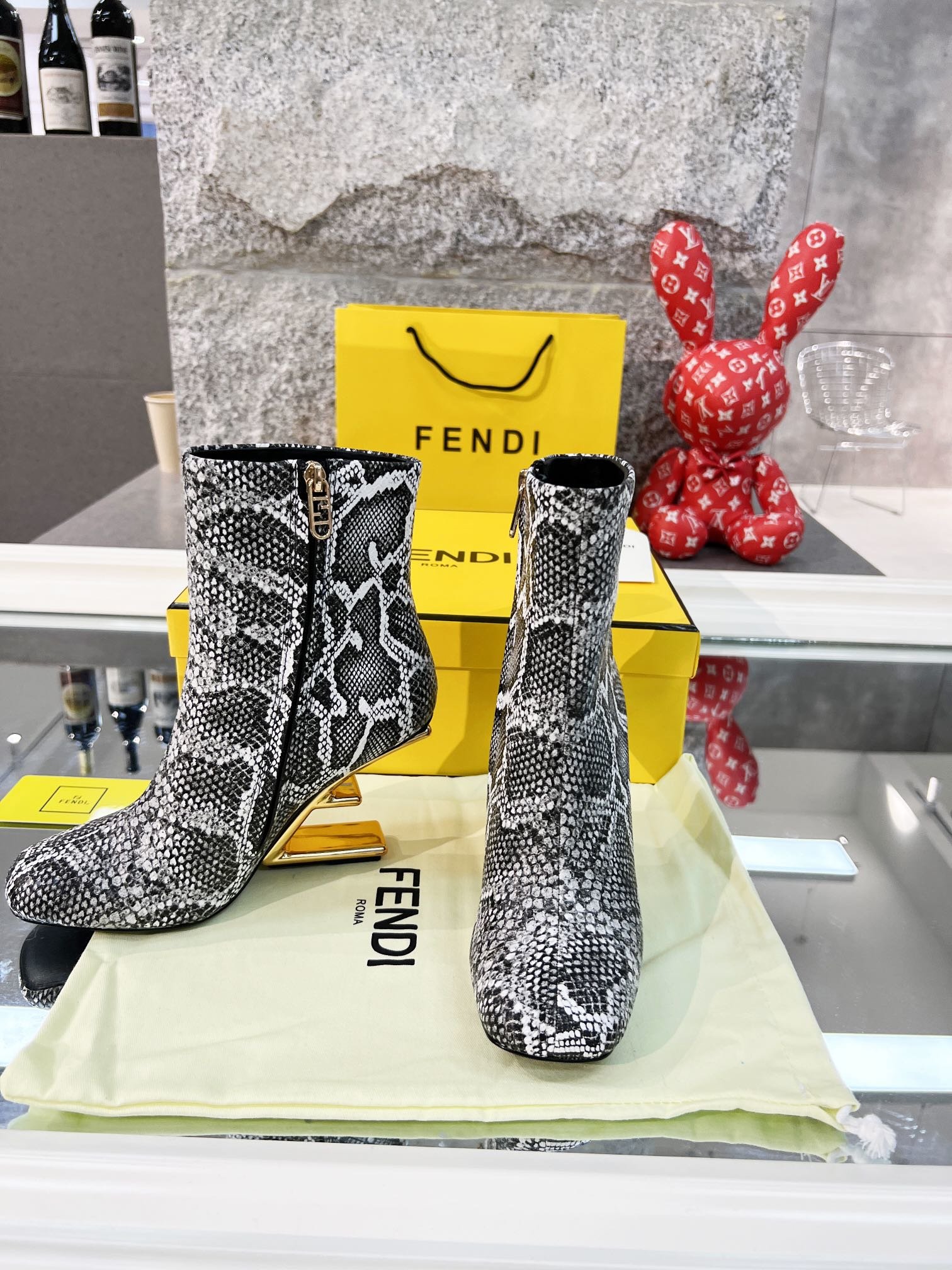(1:1 replica) Fendi First Gray For Women FF