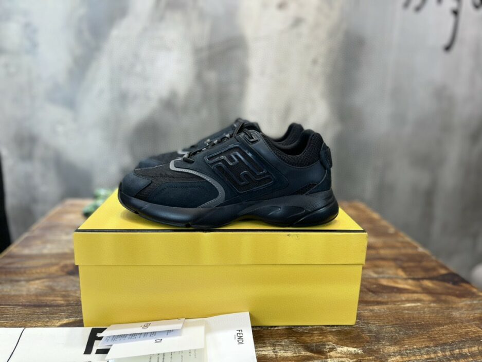 (1:1 replica) Fendi Nubuck Faster Black For Women