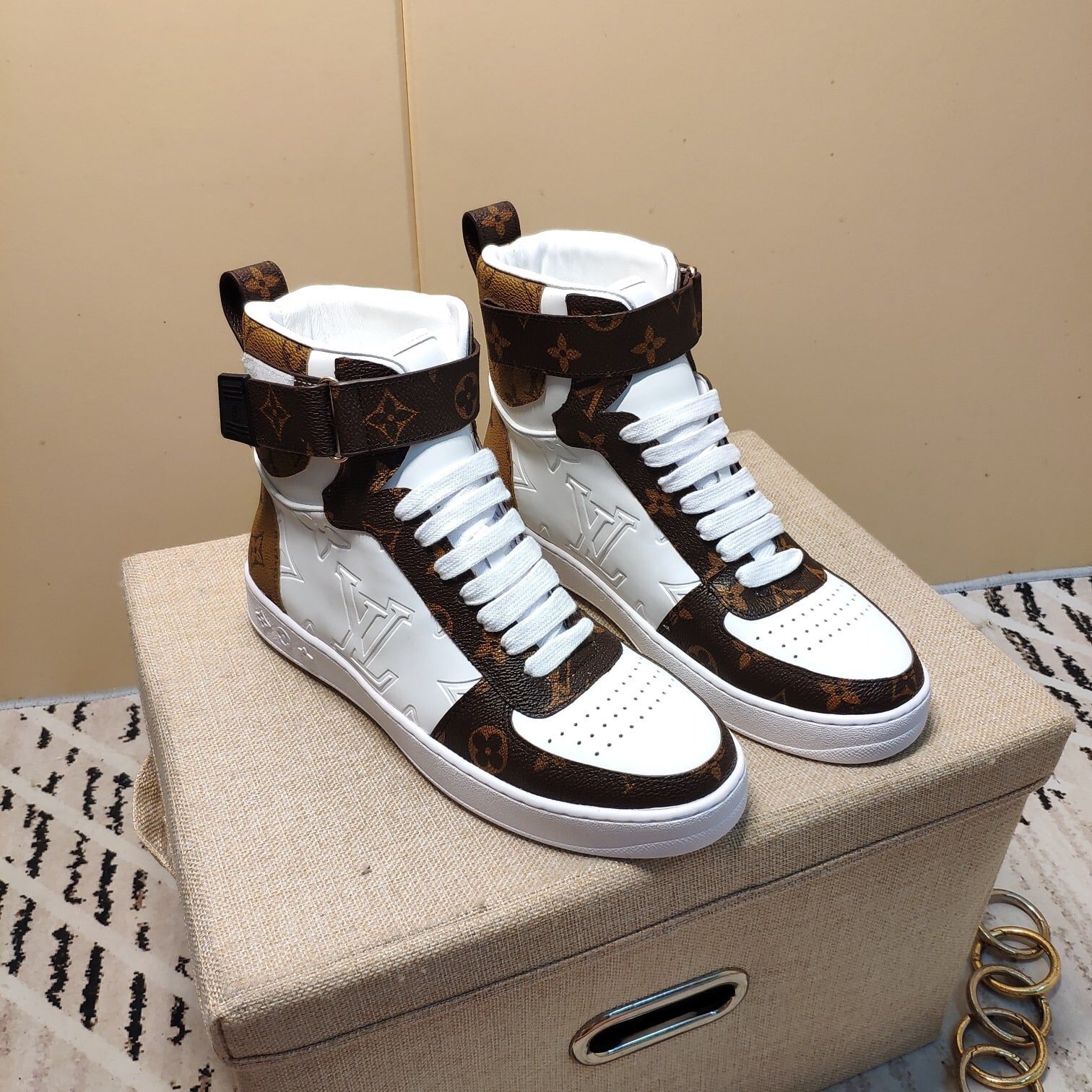 (1:1 replica) S-LC002-1 – Fashion shoes