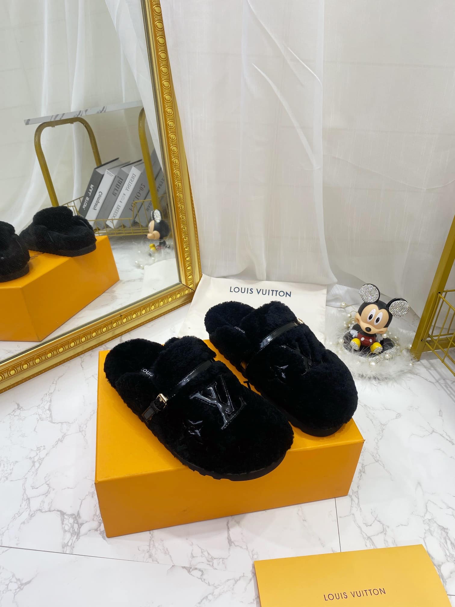 (1:1 replica) Louis Vuitton Women s Winterbreak Flat Comfort Mule Dark Blue For Women LV