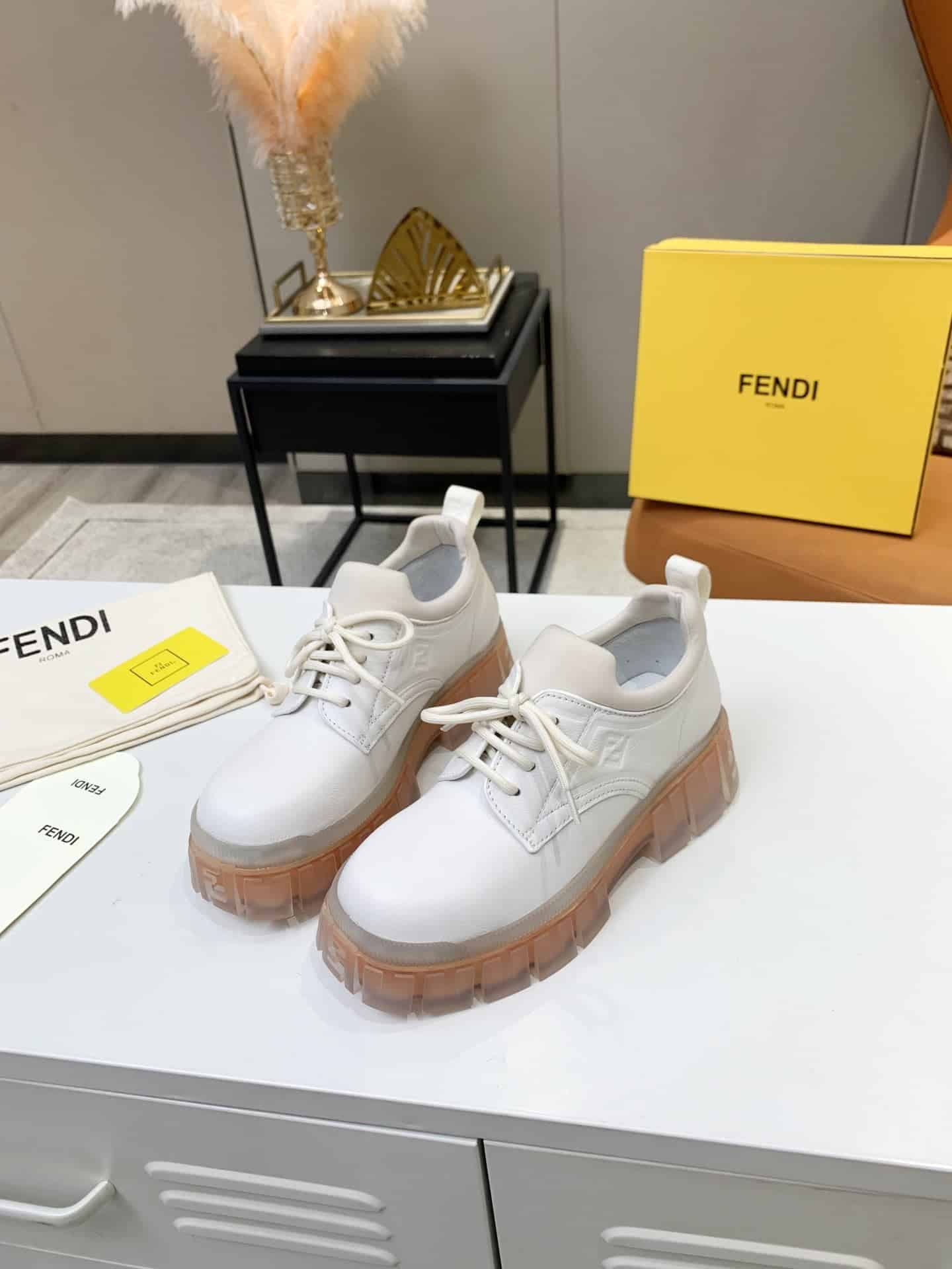 (1:1 replica) Fendi Force White For Women FF