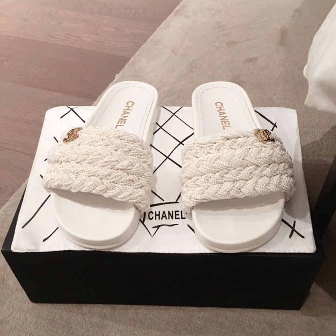 (1:1 replica) Chanel Pearl Beaded Embellished Sandals White For Women, Women s Shoes