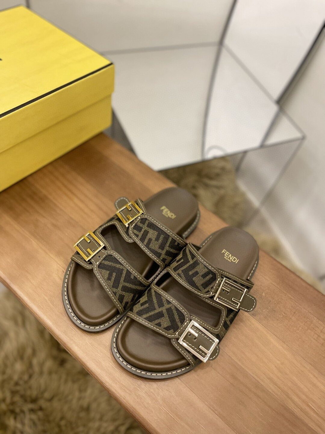 (1:1 replica) Fendi Feel Slides Brown For Women