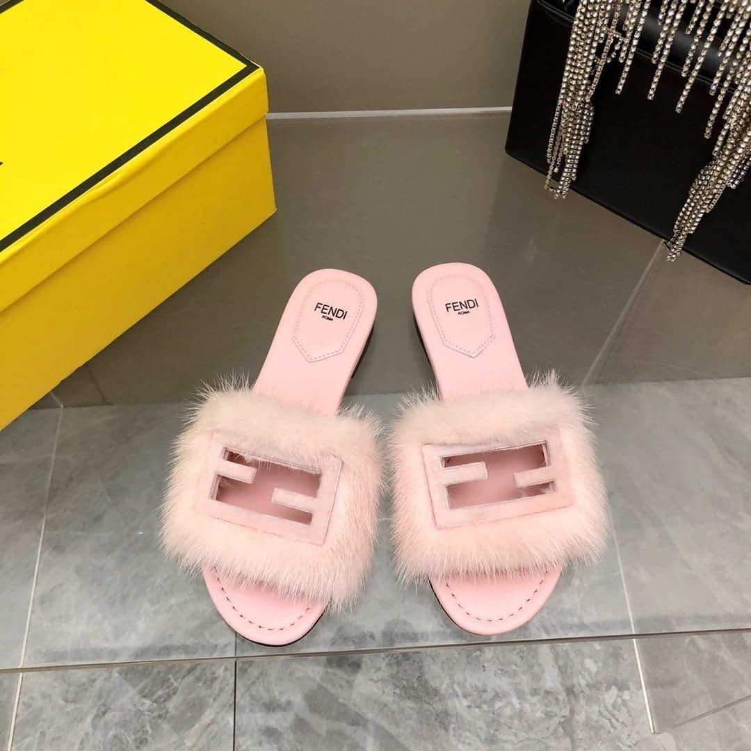 (1:1 replica) Fendi Signature Pink Mink Slides For Women