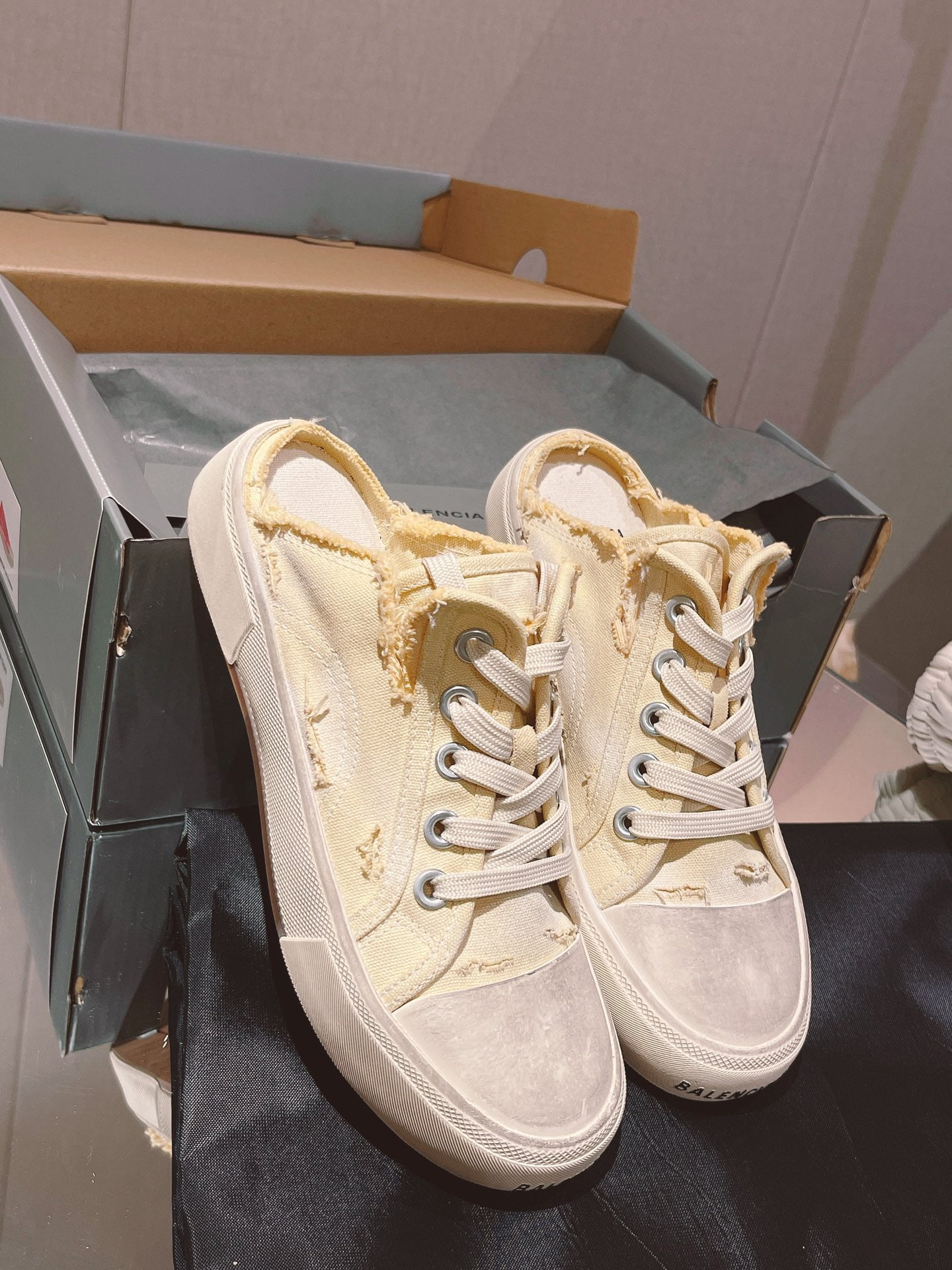 (1:1 replica) Balenciaga Paris Trainers Mule Cearm For Women