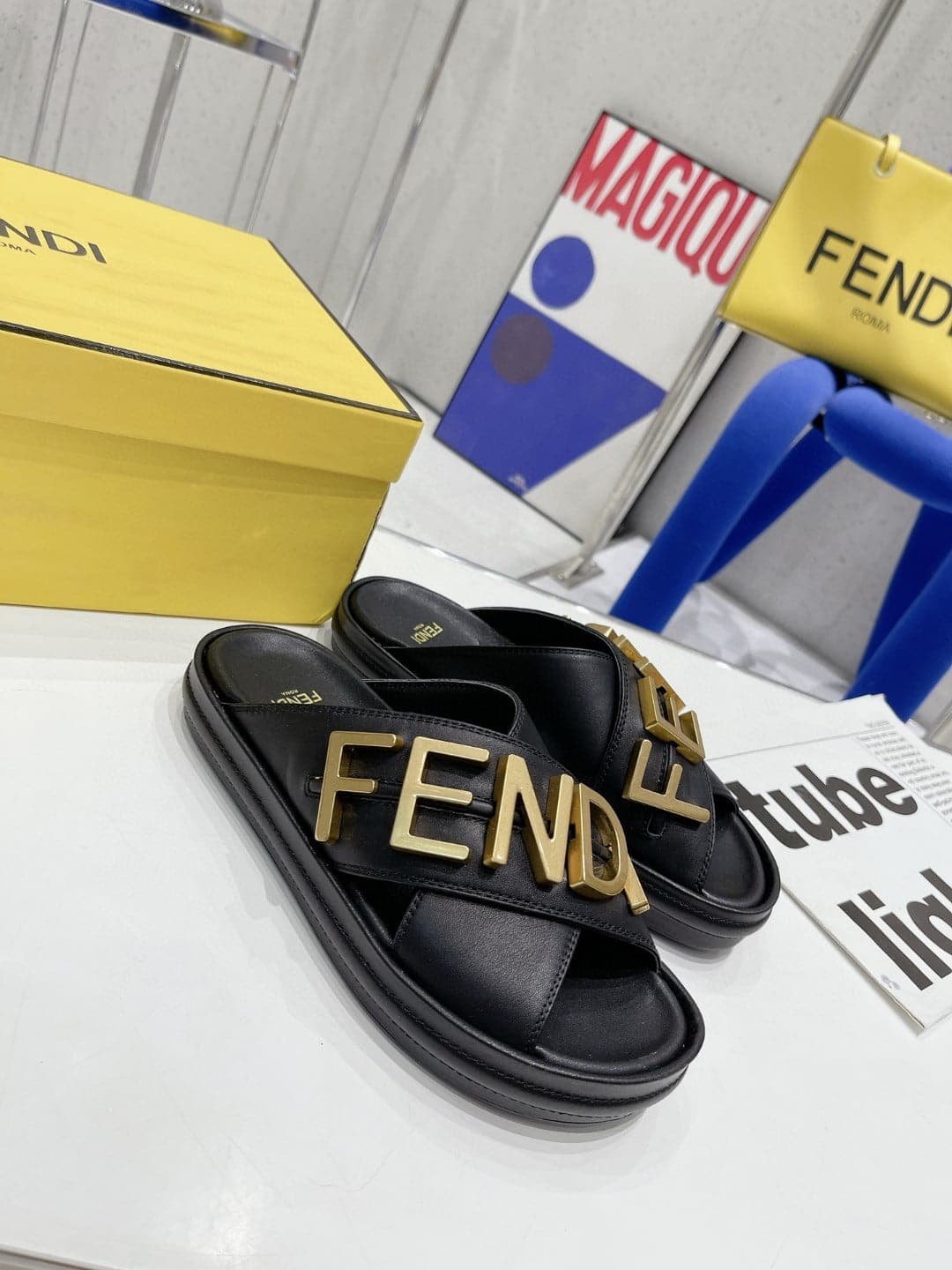 (1:1 replica) Fendi Graphy Black For Women FF 8X8289AI1RF1H1K
