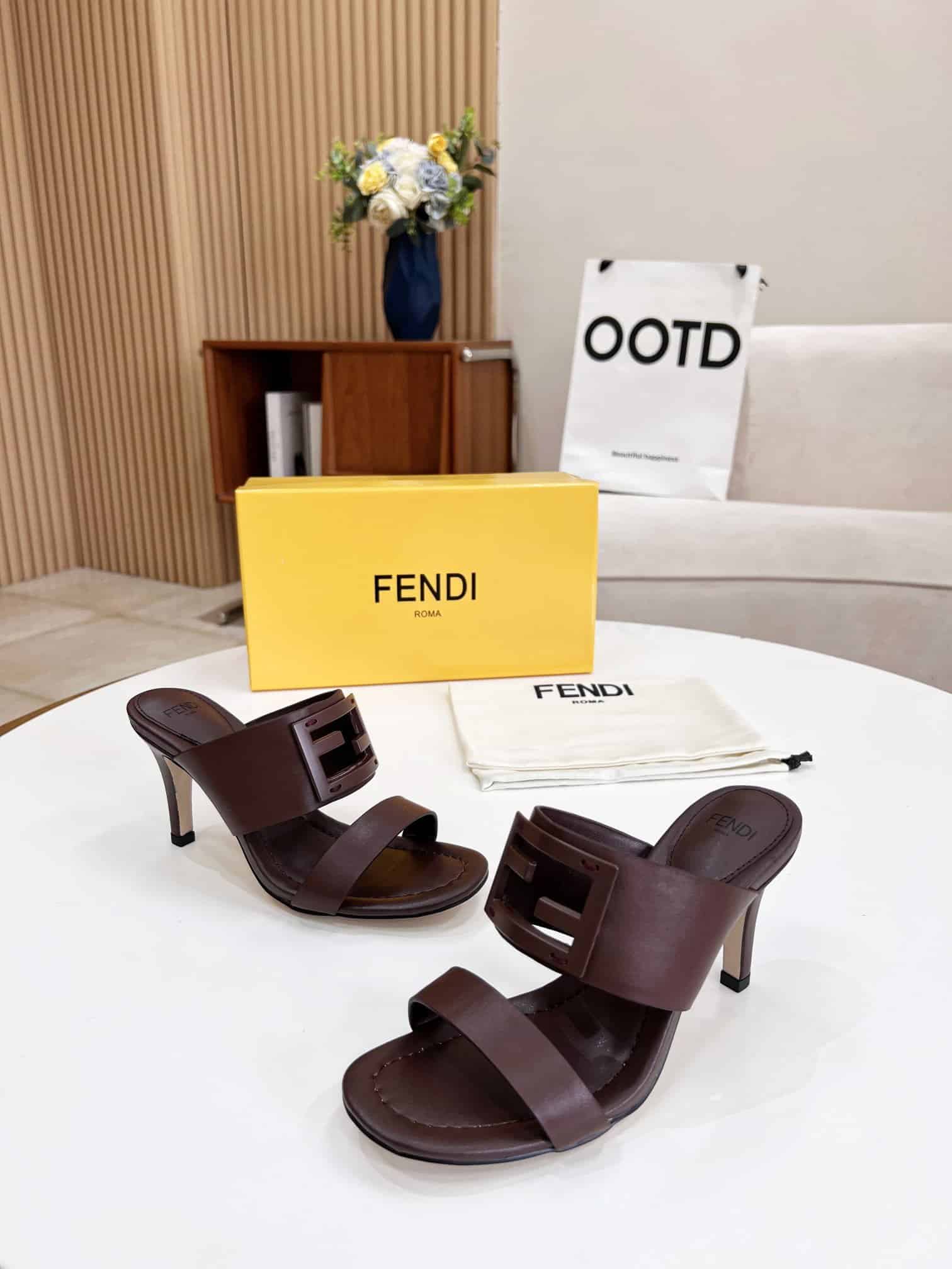 (1:1 replica) Fendi Baguette Burgundy Heels For Women