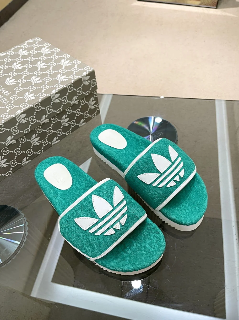 (1:1 replica) Gucci x Adidas Women s GG Platform Sandal Green For Women GG 702398 UU010 3171