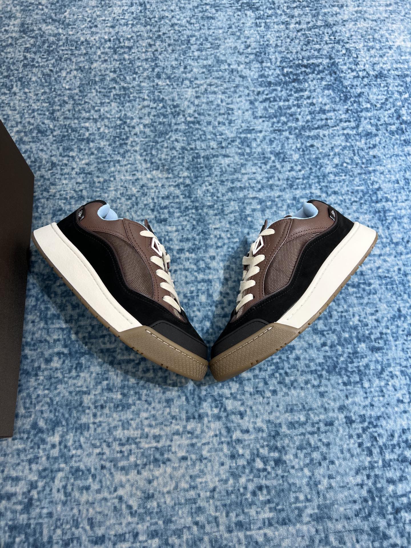 (1:1 replica) Christian Dior Women s B713 Sneaker Brown And Black For Women CD