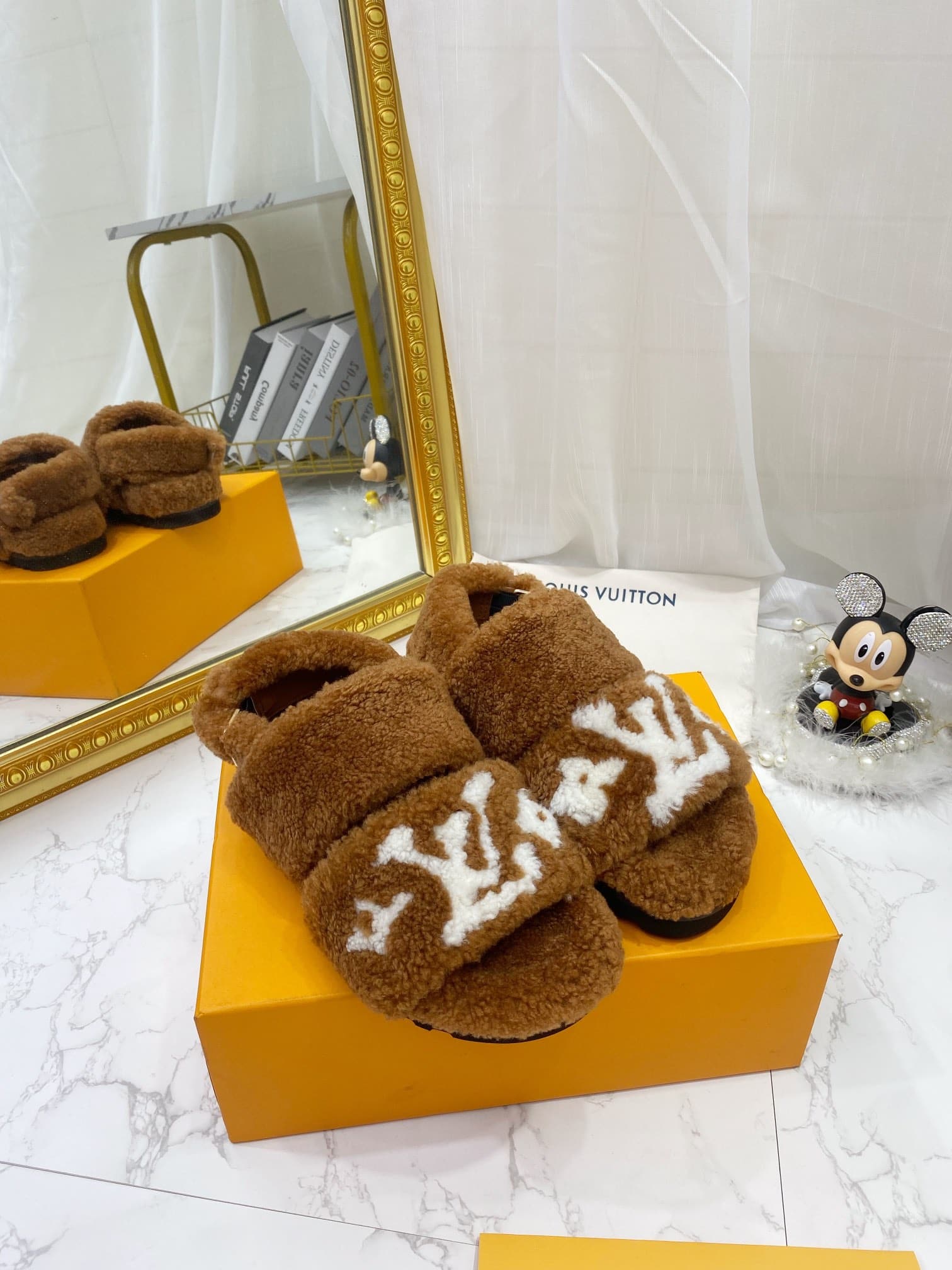 (1:1 replica) Louis Vuitton Women s Paseo Flat Comfort Sandal Brown For Women LV