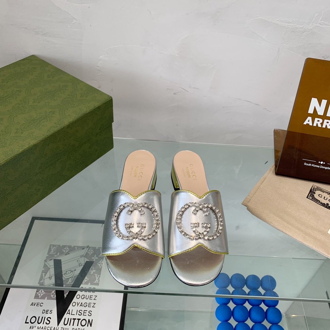 (1:1 replica) Gucci Women s Nojum Sandal Silver For Women GG