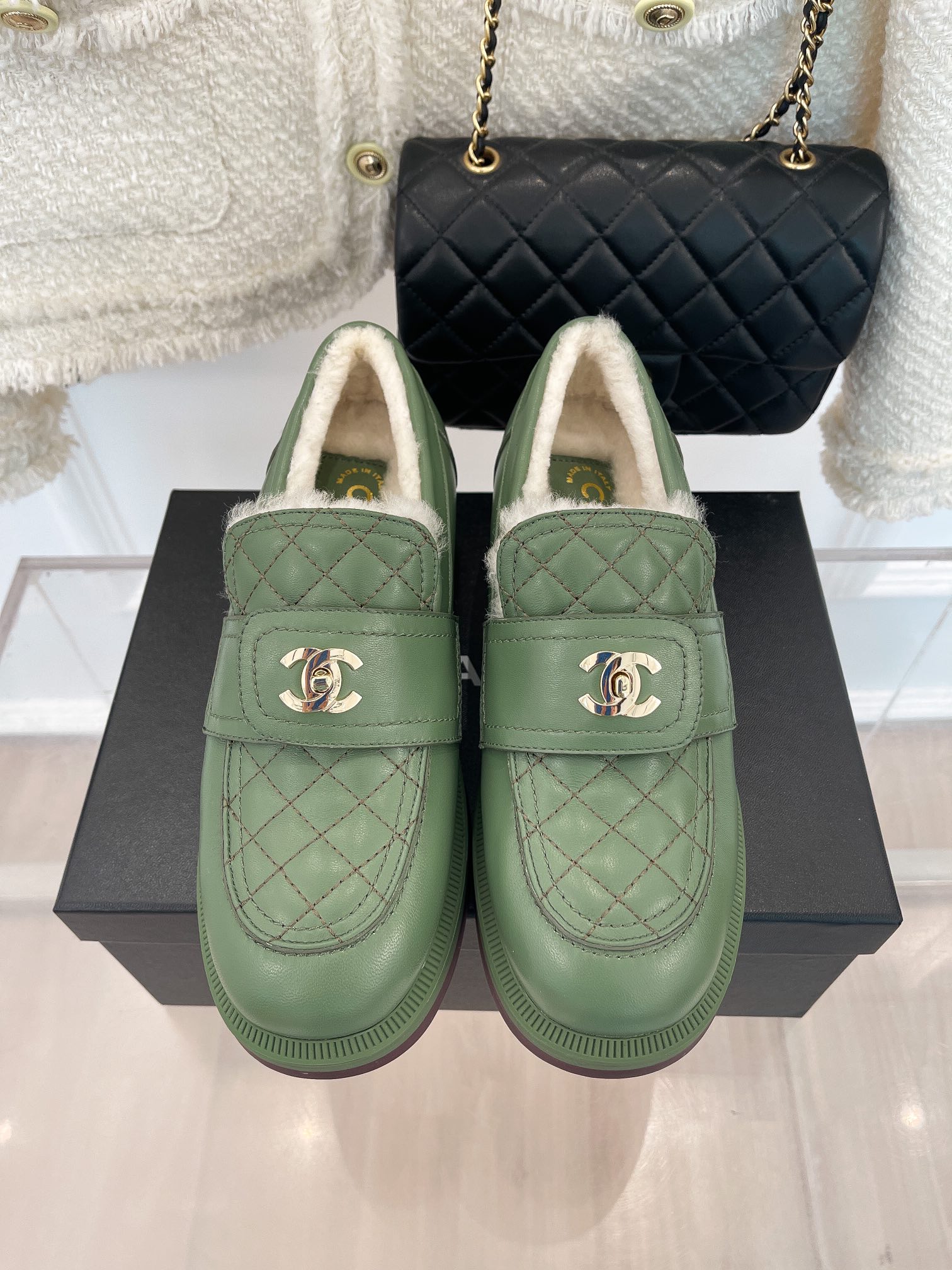 (1:1 replica) Chanel Women s Loafers With Lining Green For Women