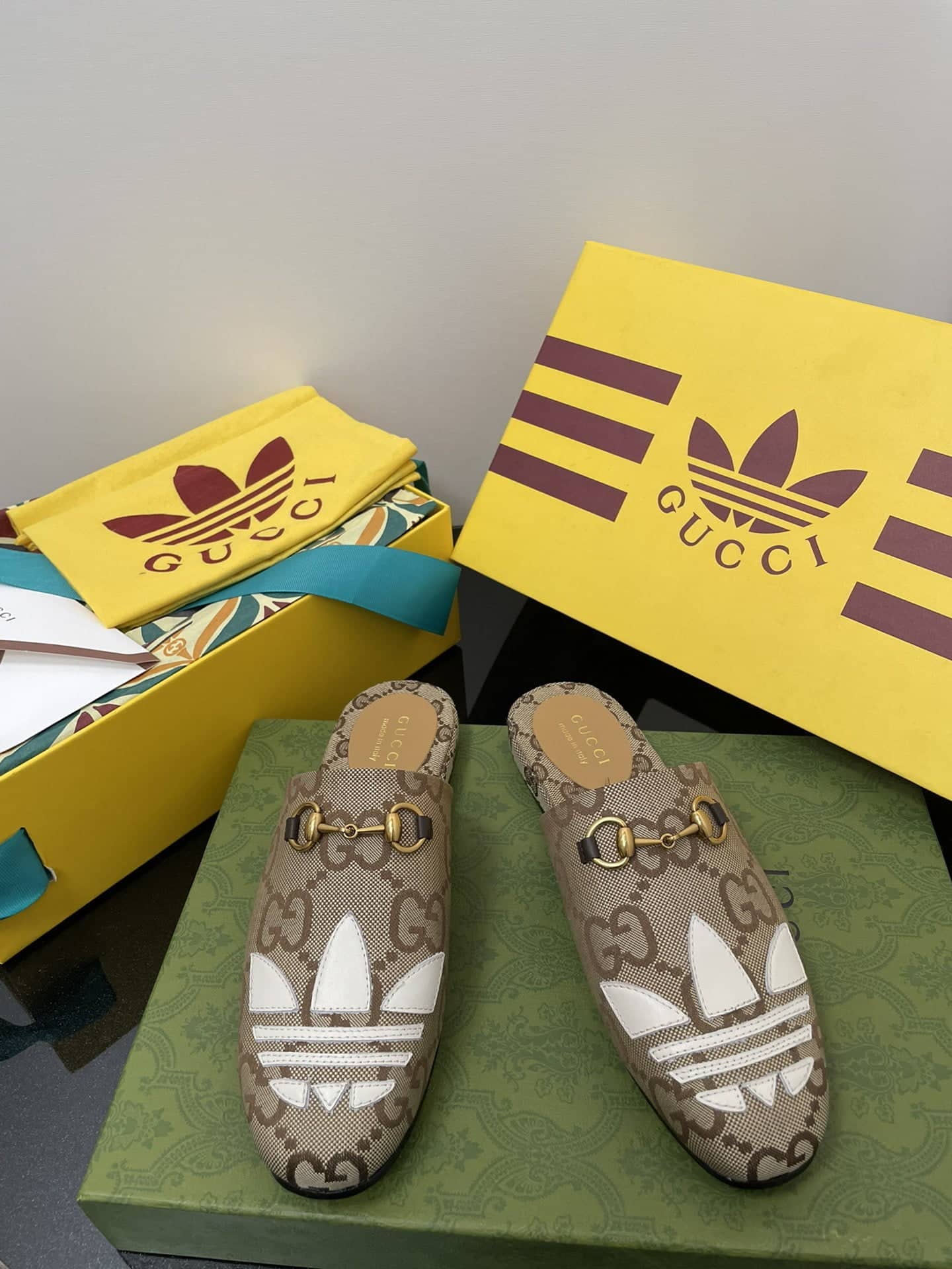 (1:1 replica) Gucci x Adidas Women s GG Trefoil Slipper Beige For Women GG