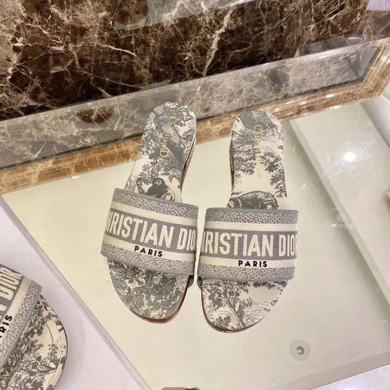 (1:1 replica) Christian Dior Dway Slide Gray Toile De Jouy Embroidered Cotton Gray For Women CD KCQ209TJE_S21G