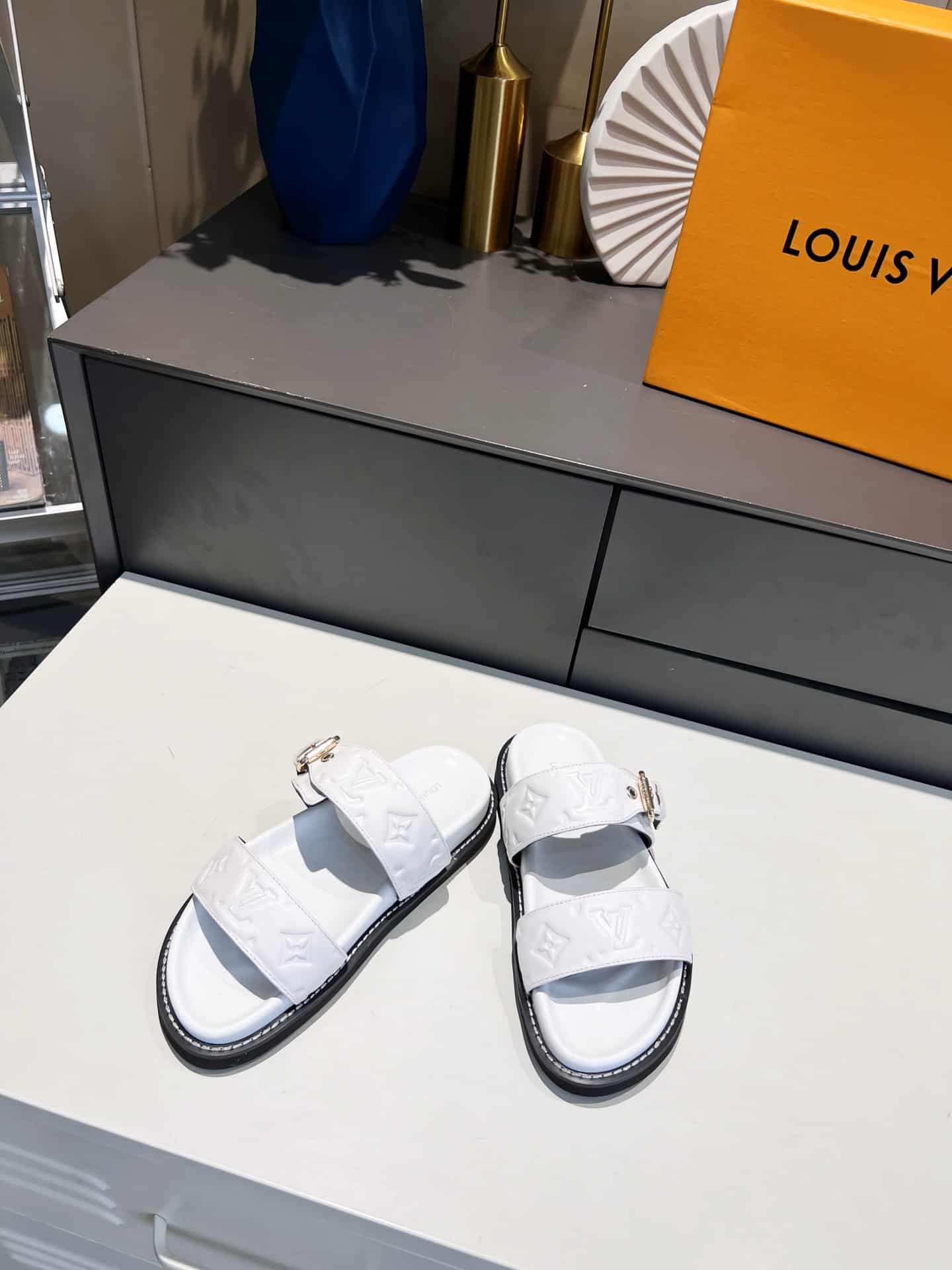 (1:1 replica) Louis Vuitton Women s Bom Dia Flat Mule White For Women LV