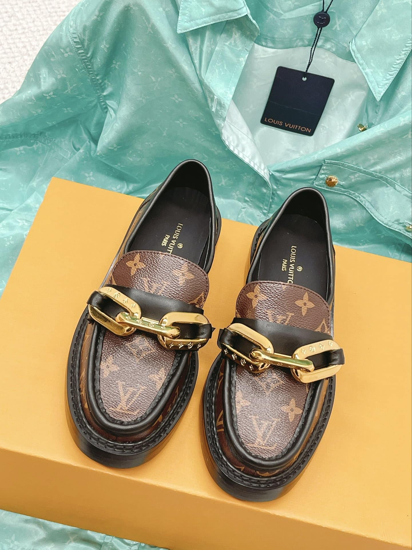 (1:1 replica) Louis Vuitton Women s Academy Loafer Brown For Women LV