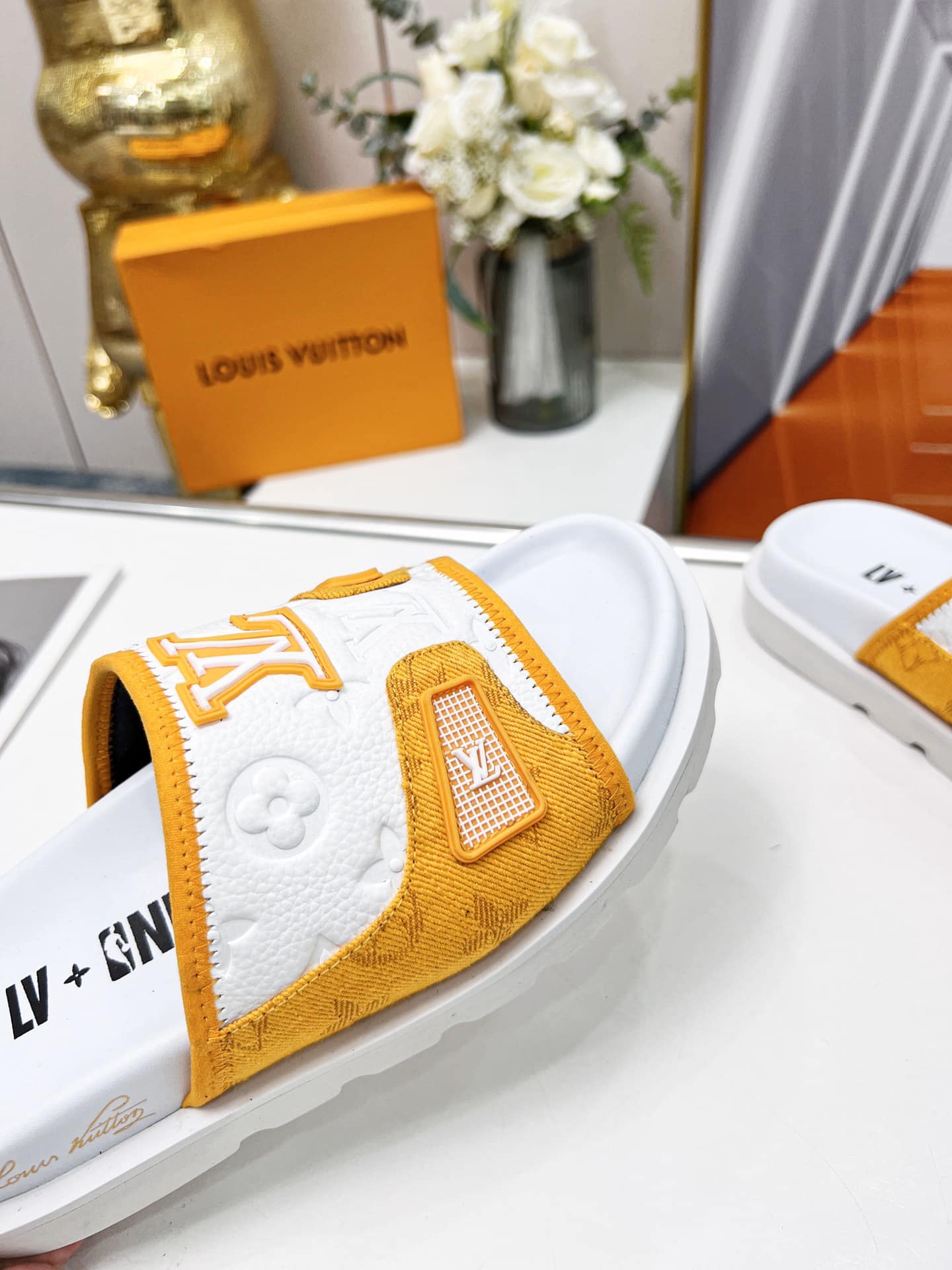 (1:1 replica) Louis Vuitton Women s Pool Pillow Comfort Mule Orange For Women LV