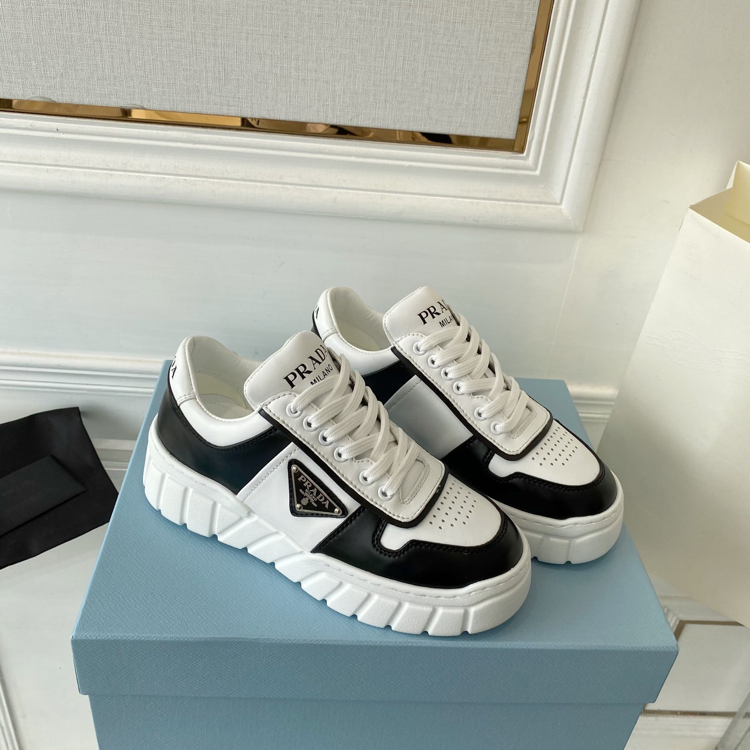 (1:1 replica) Prada Women s Gabardine Sneakers Black For Women LV