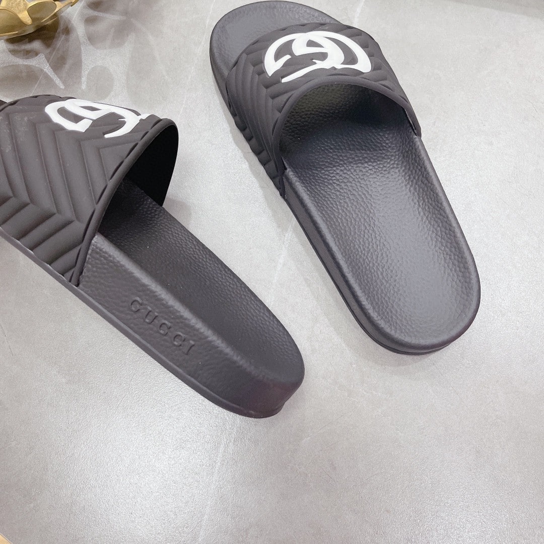 (1:1 replica) Gucci Women s Quilted GG Rubber Slide Black And White For Women 601041