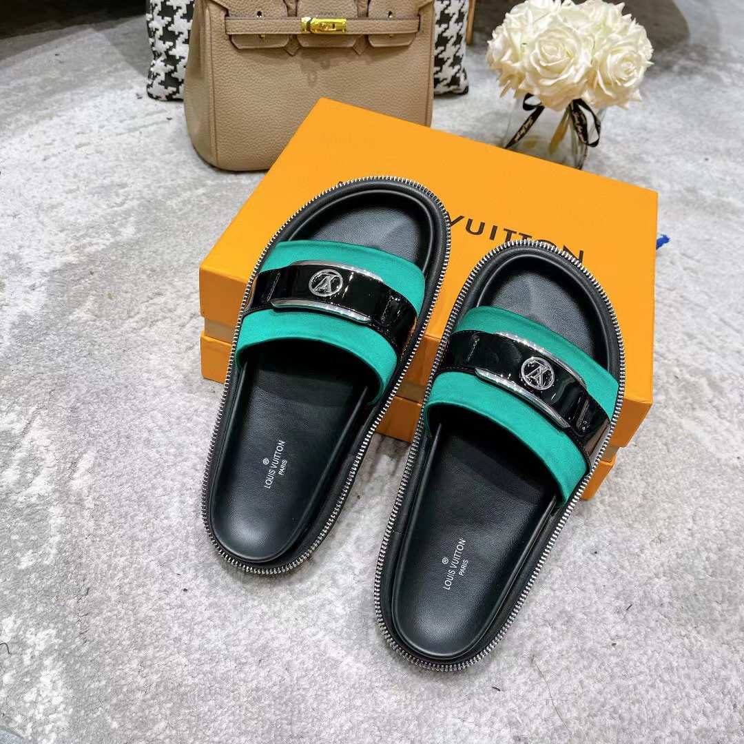 (1:1 replica) Louis Vuitton Women s Pool Pillow Flat Comfort Mule Green For Women LV 1AA0SY