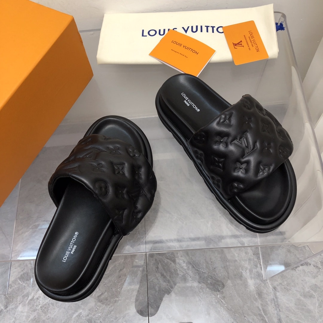 (1:1 replica) Louis Vuitton Women s Pool Pillow Flat Comfort Mule Black For Women LV 1AABKM