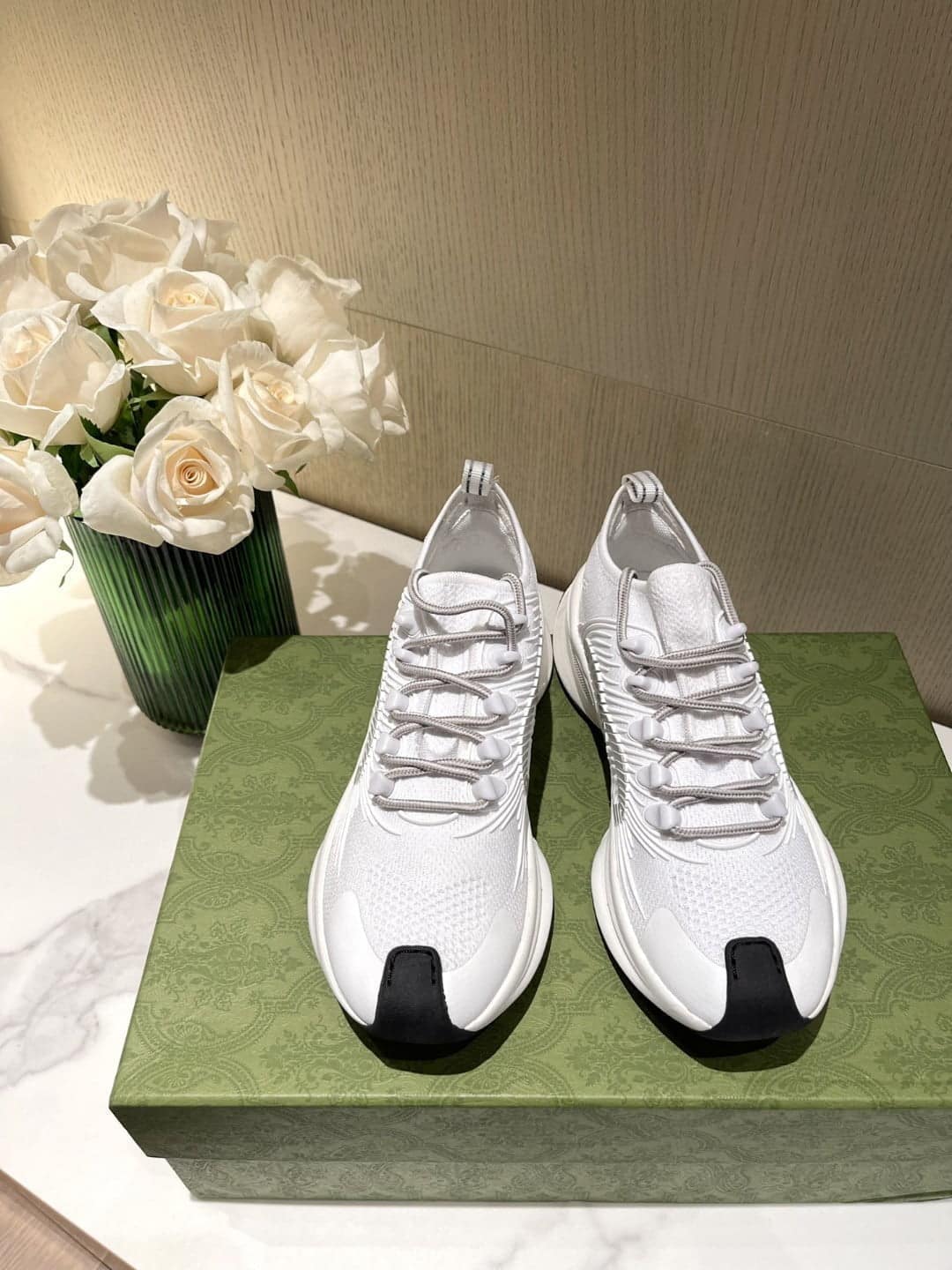(1:1 replica) Gucci Run Women s Sneaker White For Women 680893 USM10 8475