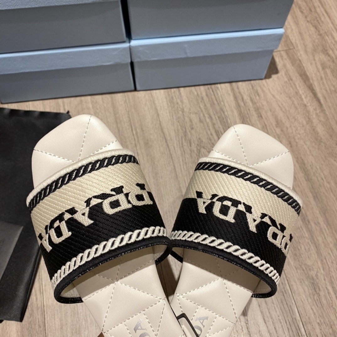 (1:1 replica) Prada Embroidered Fabric Slides Black/Beige For Women 0.4in/10mm PRD