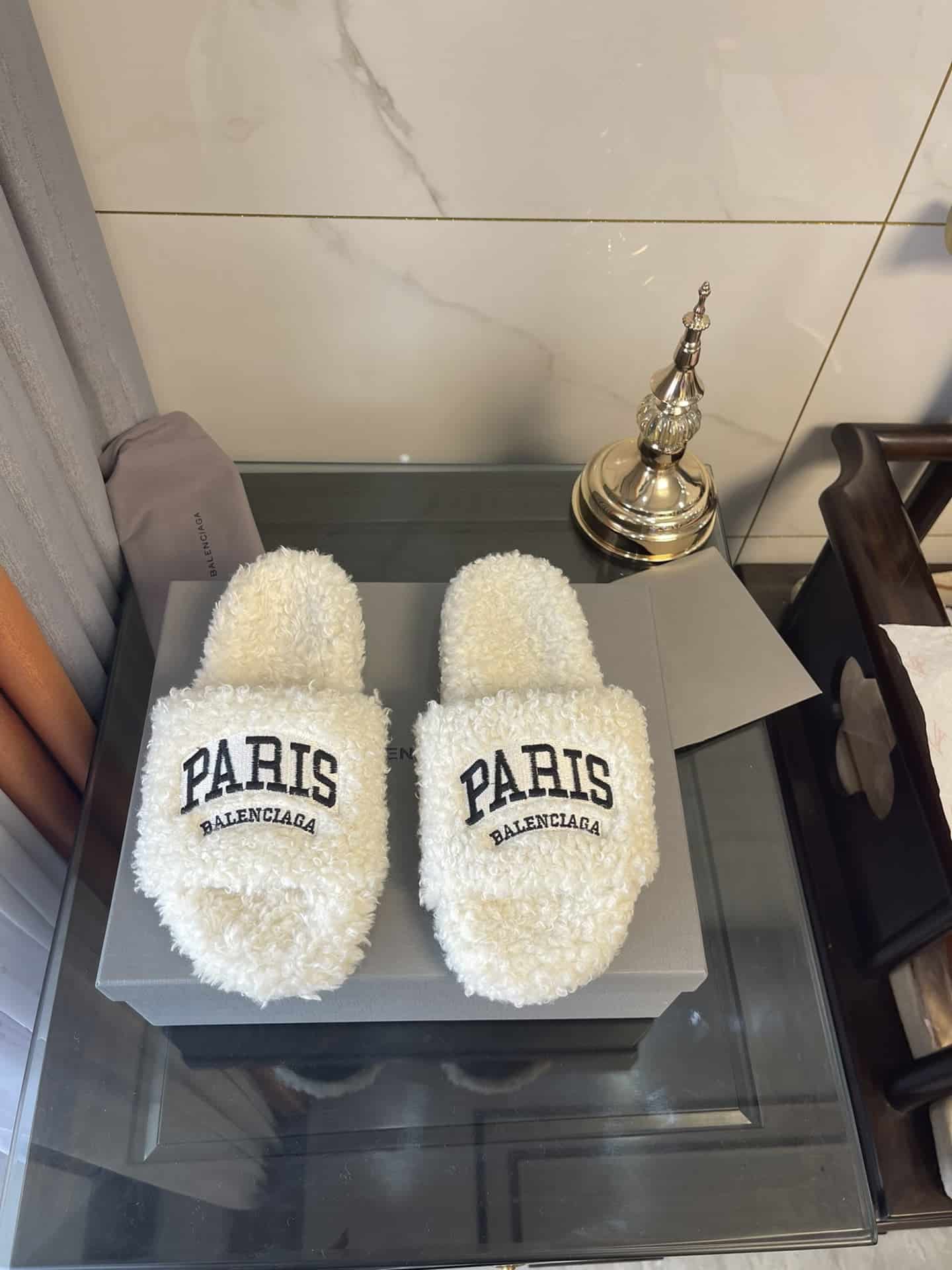(1:1 replica) Balenciaga Furry Slide Sandal White For Women