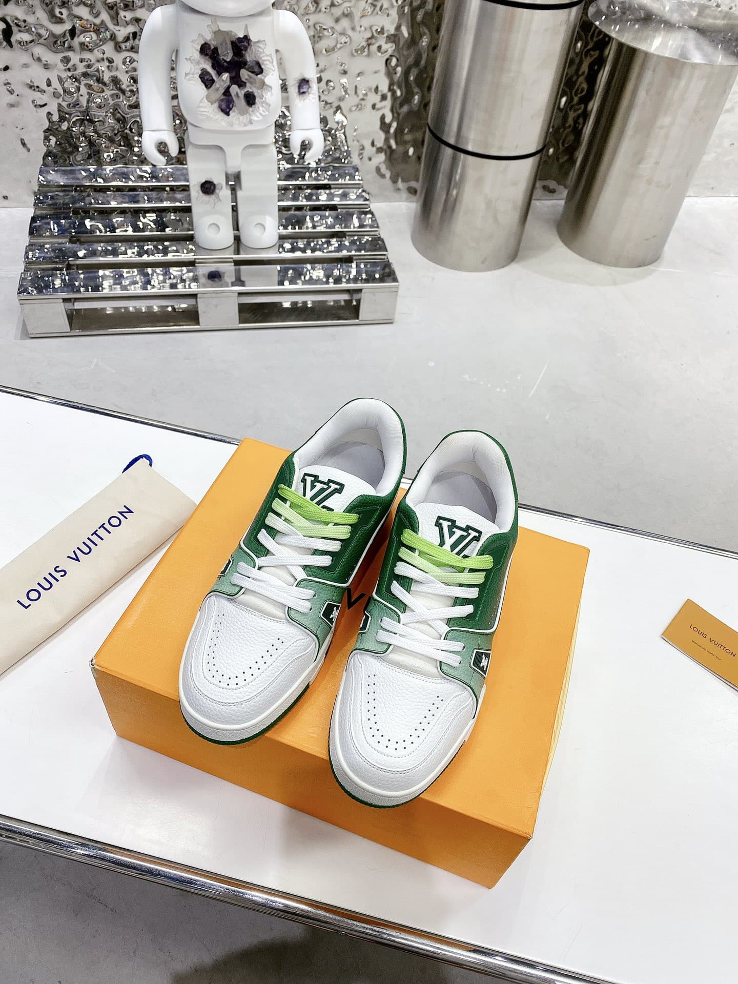 (1:1 replica) Louis Vuitton Women s LV Trainers Green For Women LV