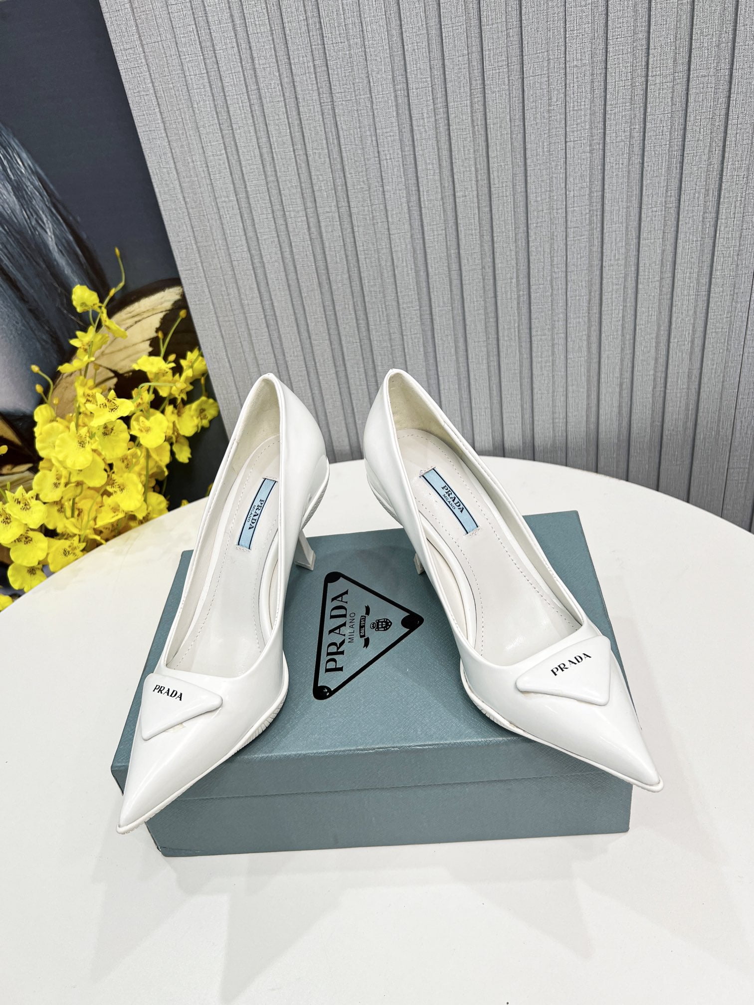 (1:1 replica) Prada Brushed Slingback Pumps White For Women PRD