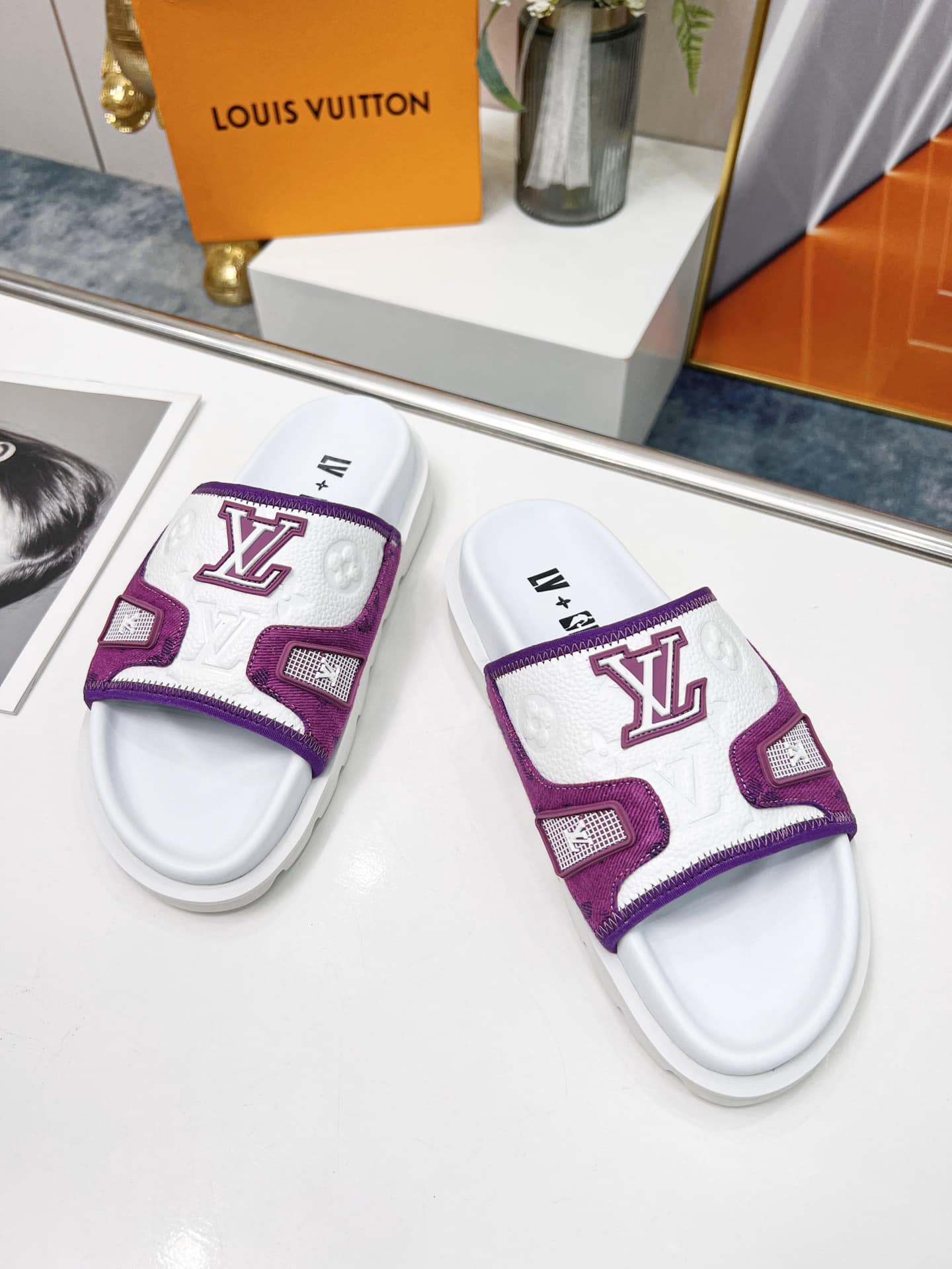(1:1 replica) Louis Vuitton Women s Pool Pillow Comfort Mule Violet For Women LV