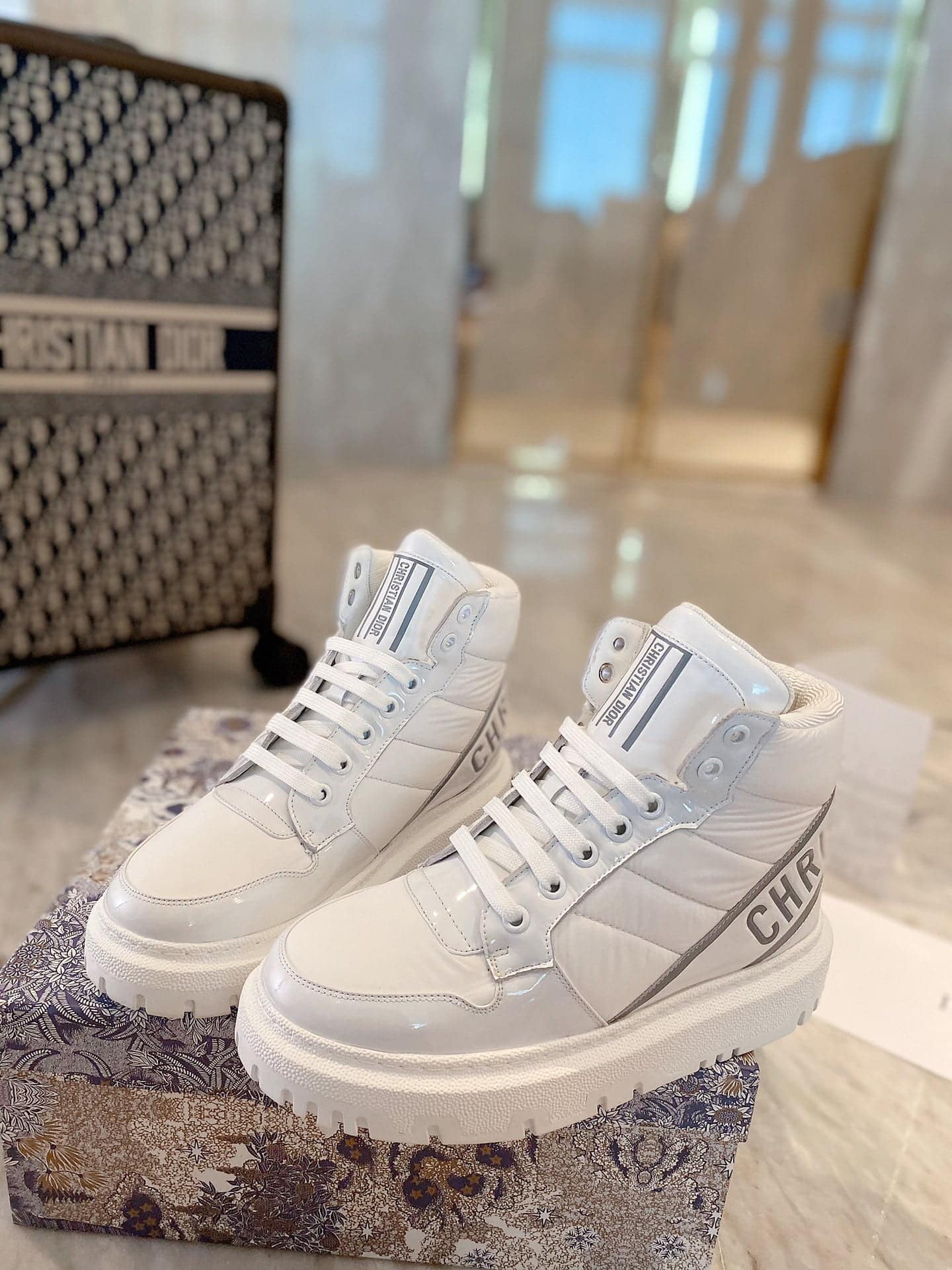 (1:1 replica) Christian Dior D-Player Patent-Trim White/Silver For Women CD